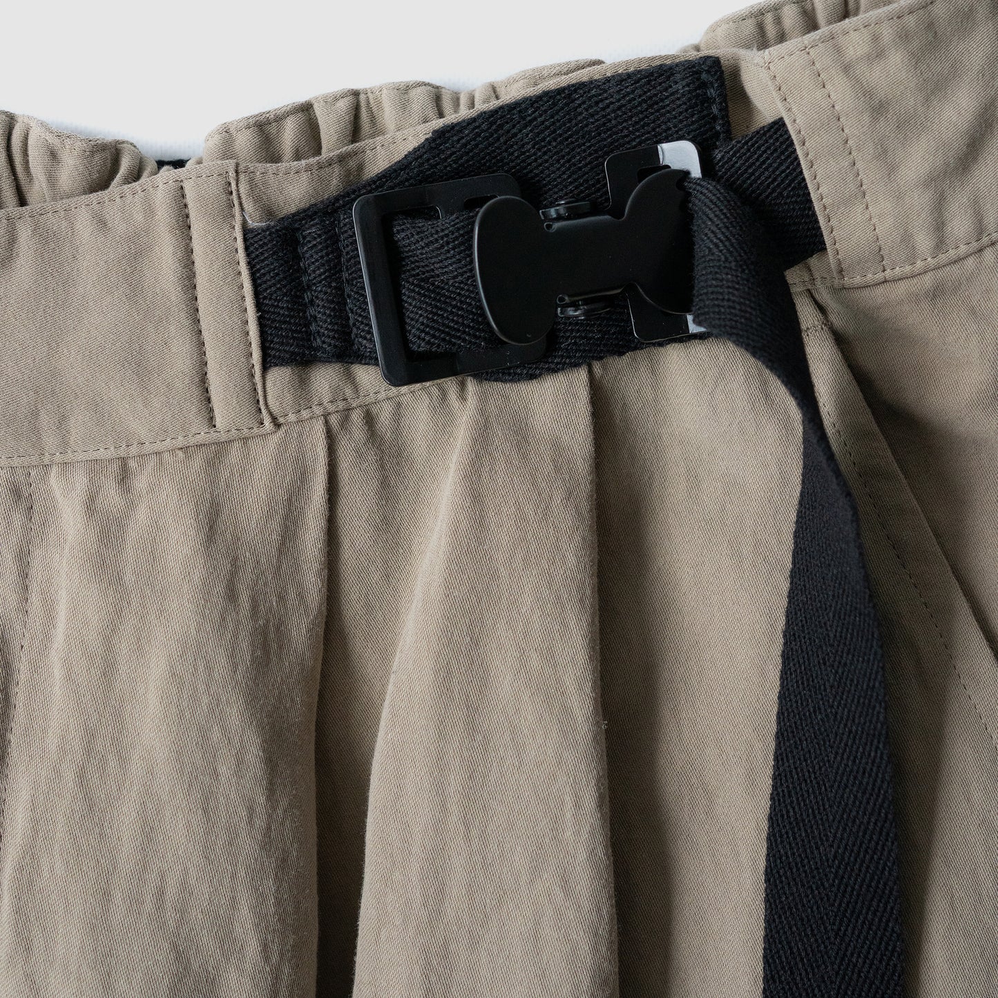 barbell object / clip pt "beige"