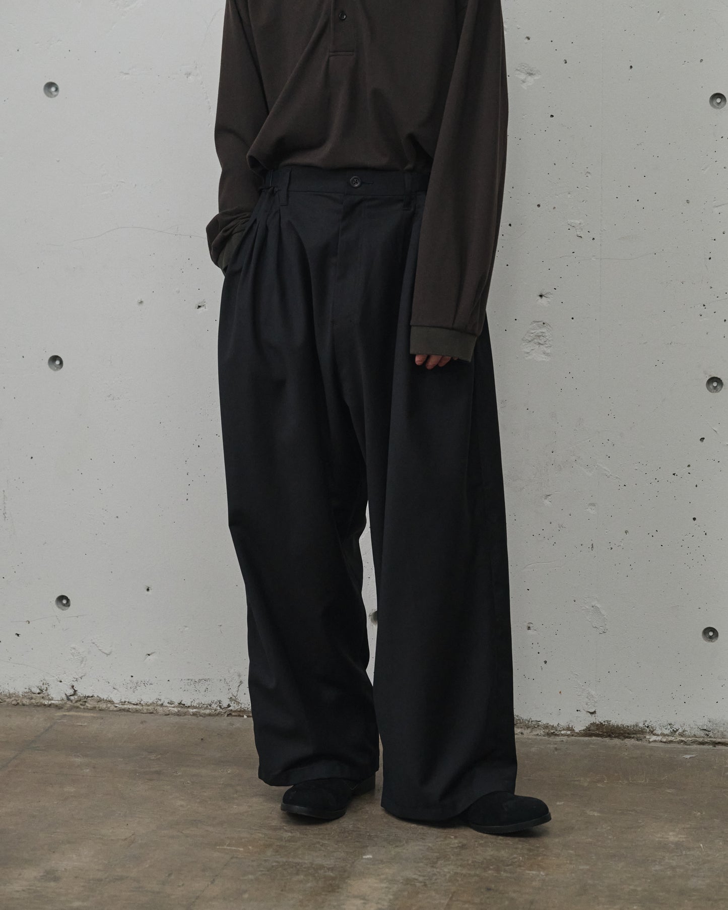 ANCELLM / BELTED WOOL SLACKS "BLACK"