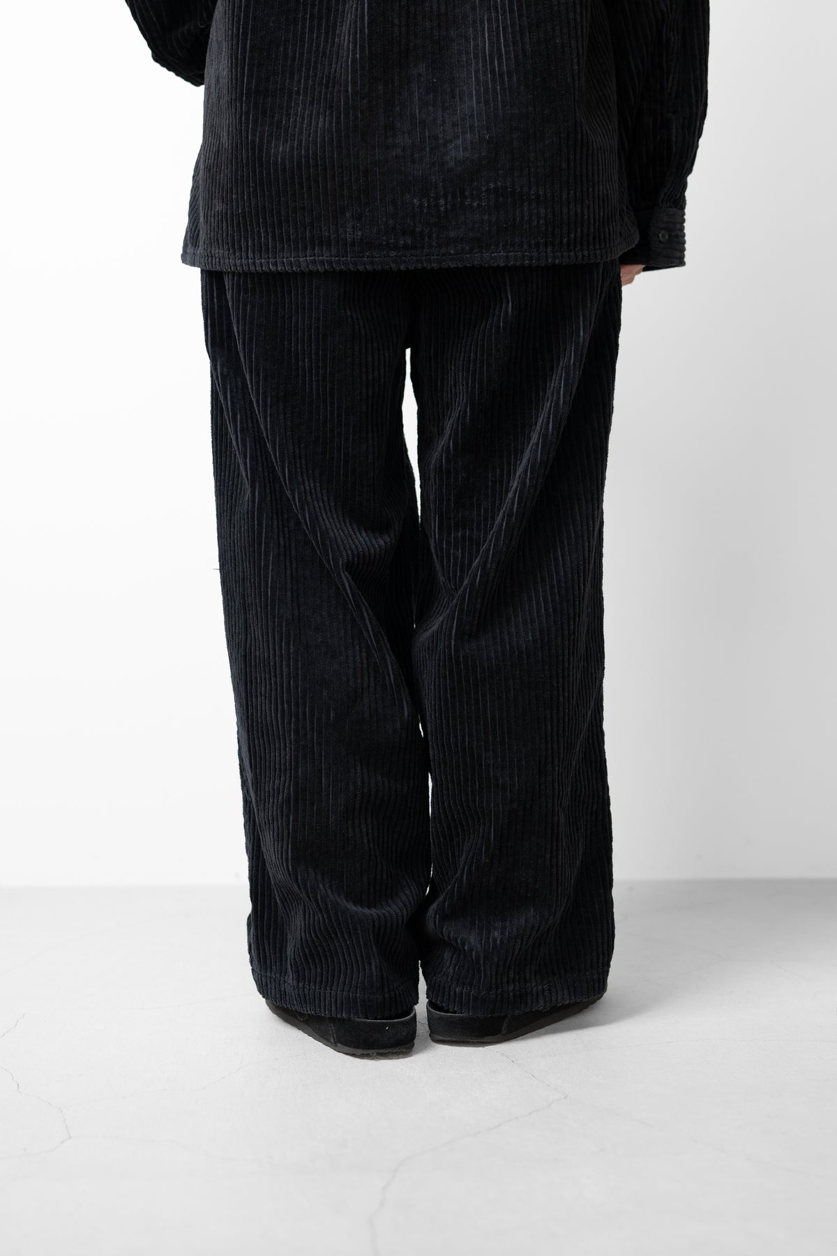 ANCELLM / CORDUROY WIDE SLACKS "BLACK"
