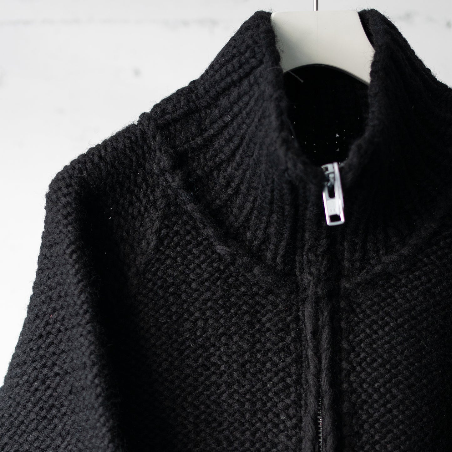 barbell object / hn knit made by KANATA "black"