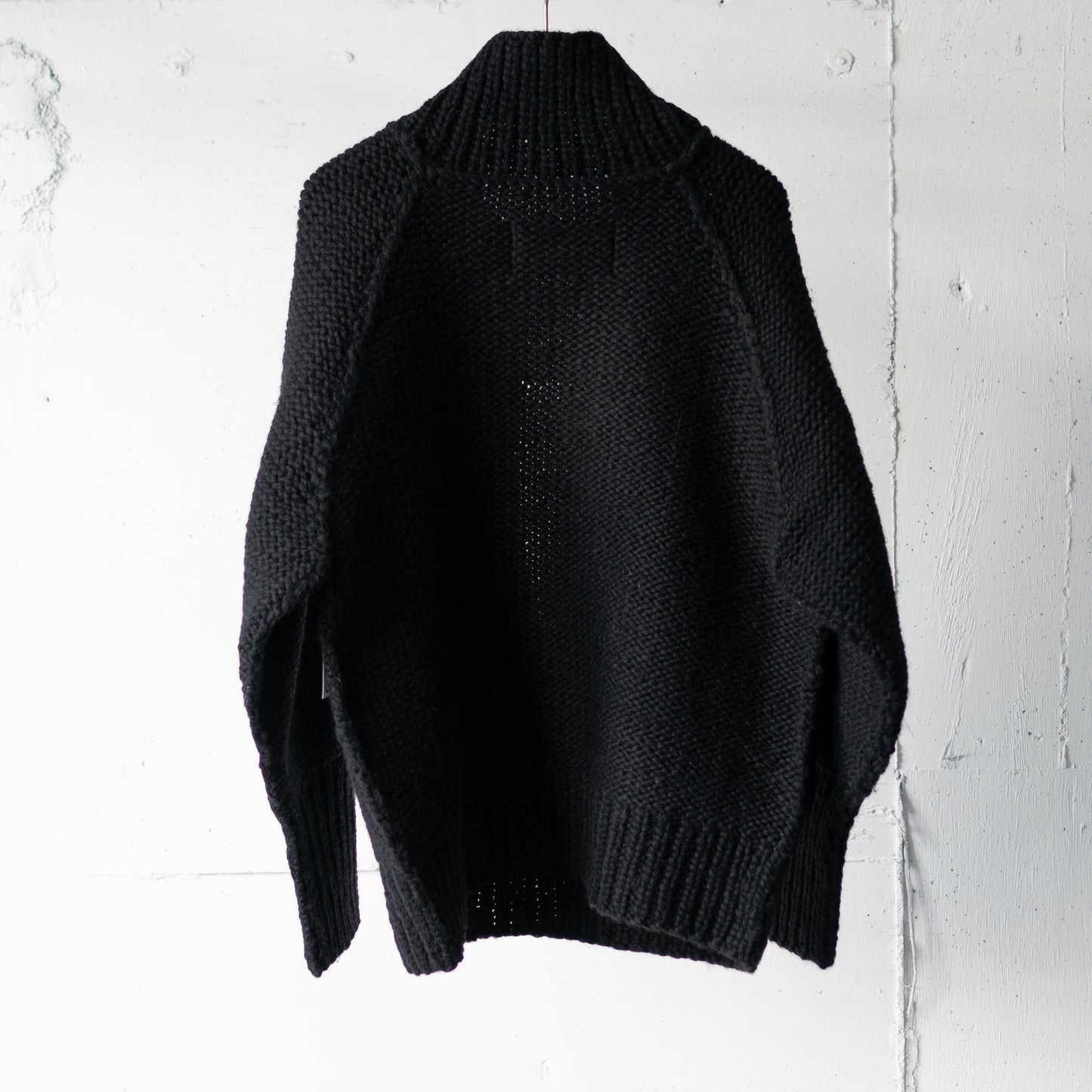 barbell object / hn knit made by KANATA "black"