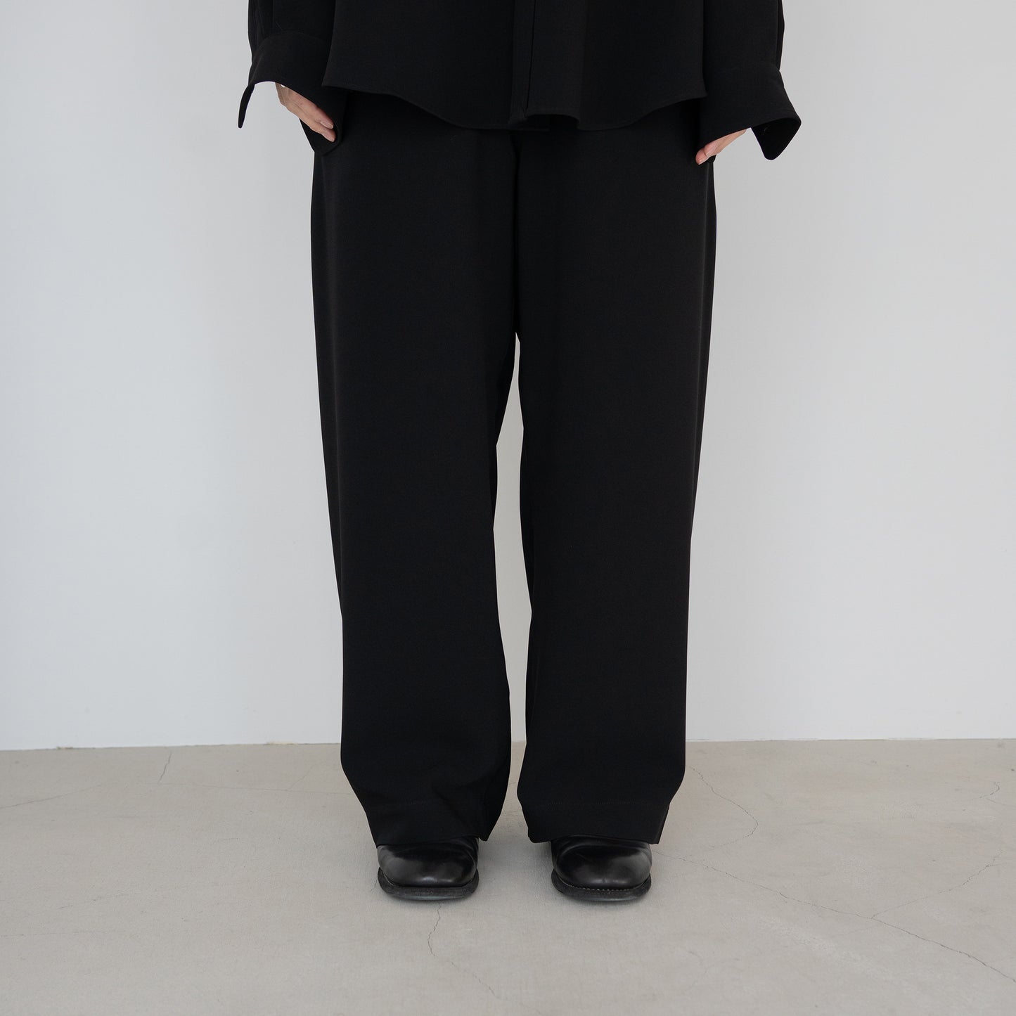 ROTOL/ Fluid Relaxed Trousers "BLACK"