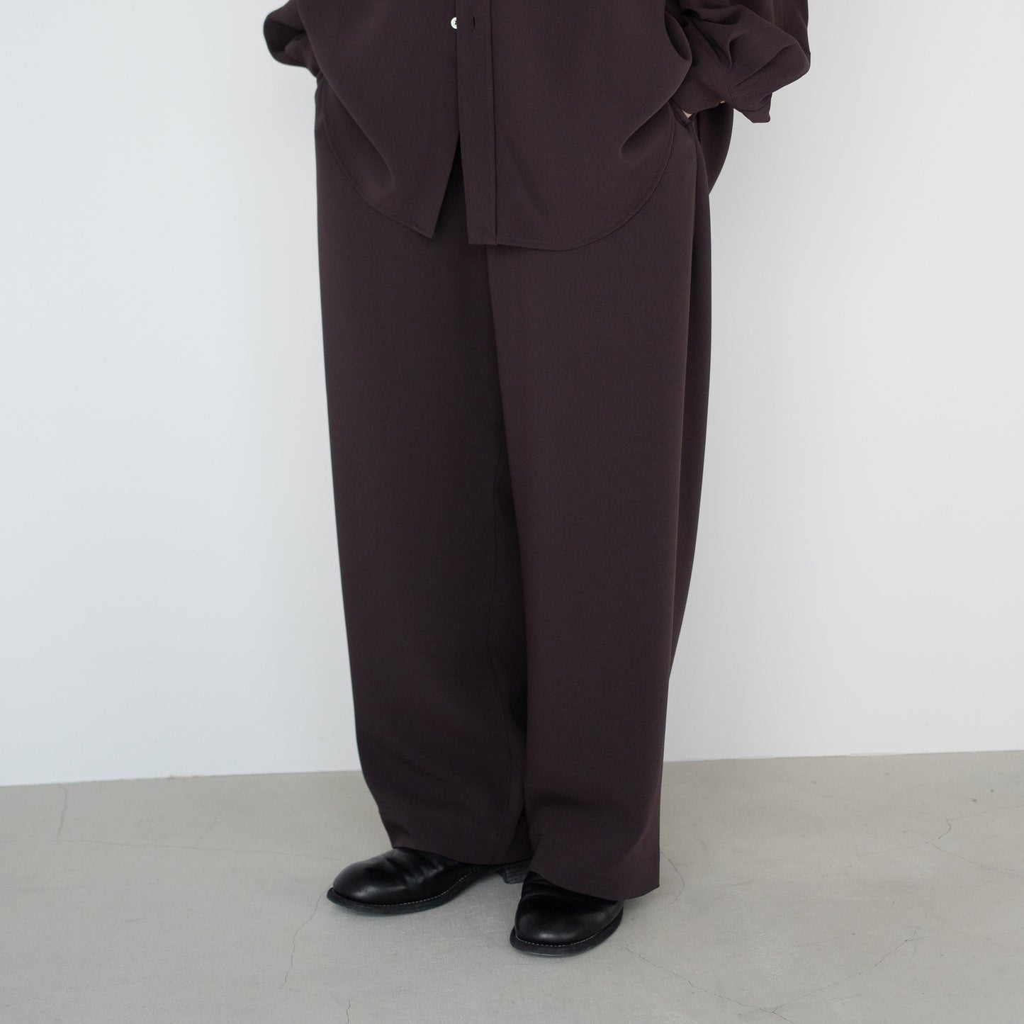 ROTOL/ Fluid Relaxed Trousers "BROWN"