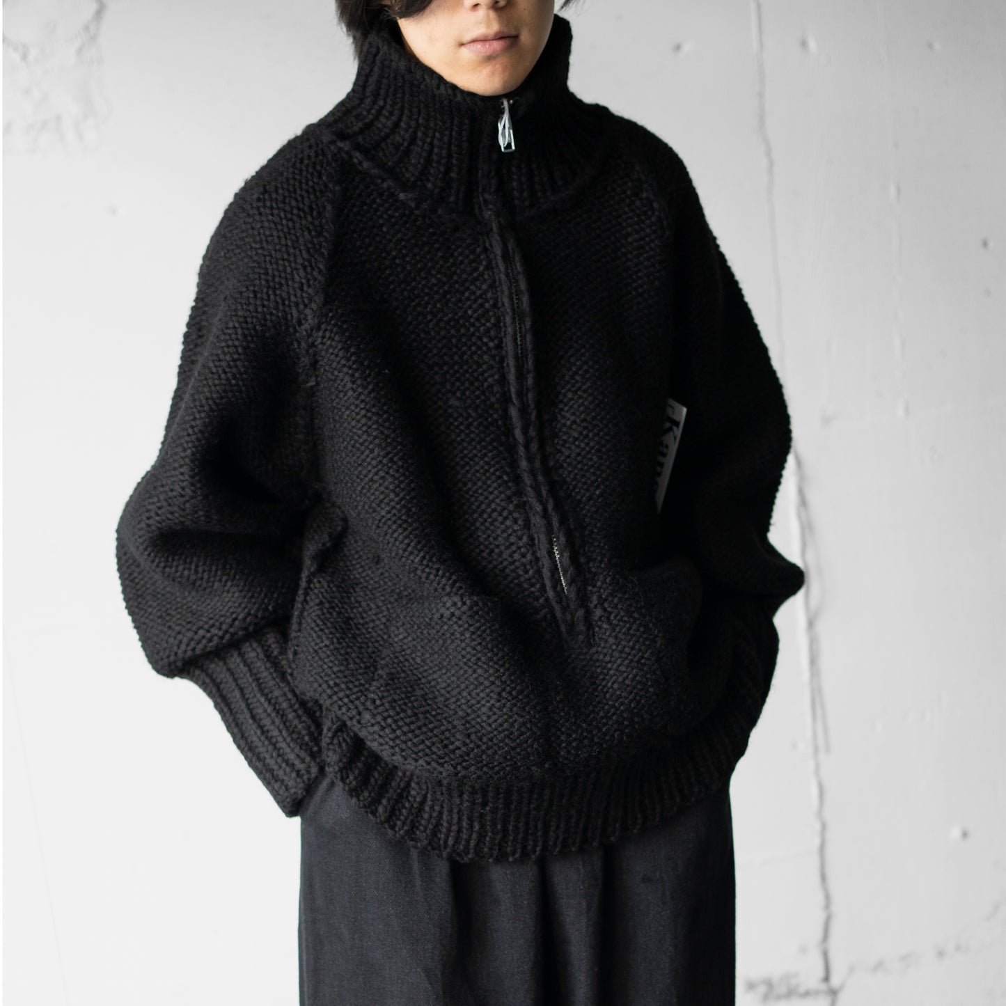 barbell object / hn knit made by KANATA "black"