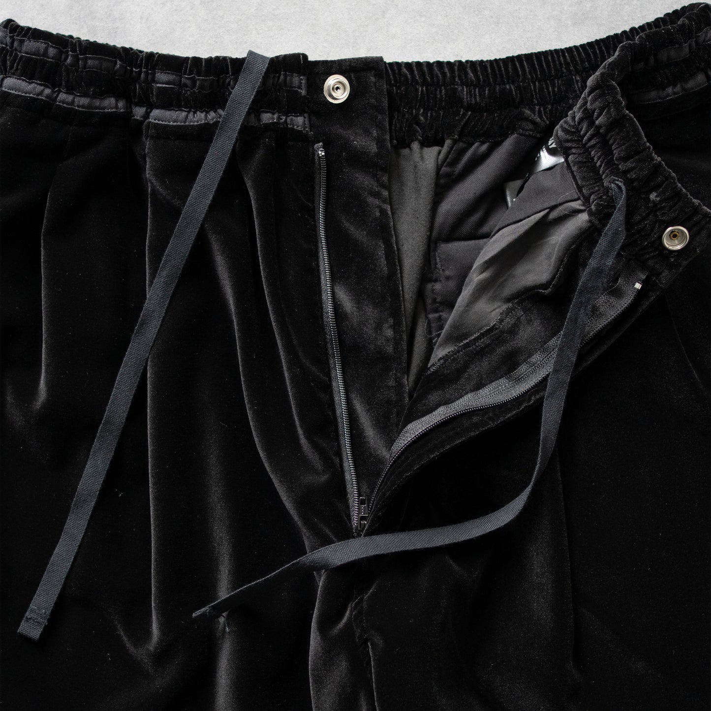 ESSAY/ TRACK LINE PANTS "Black Velvet"