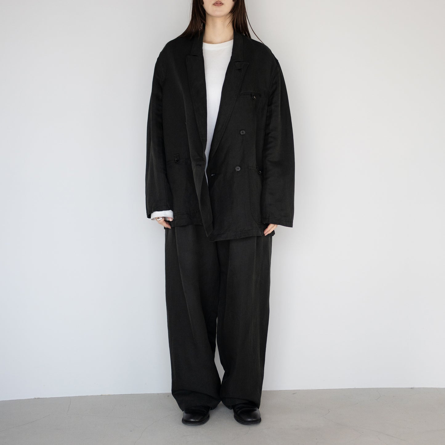 YOKE/ Linen Silk Kersey 3pleated Tapered Trousers "BLACK"