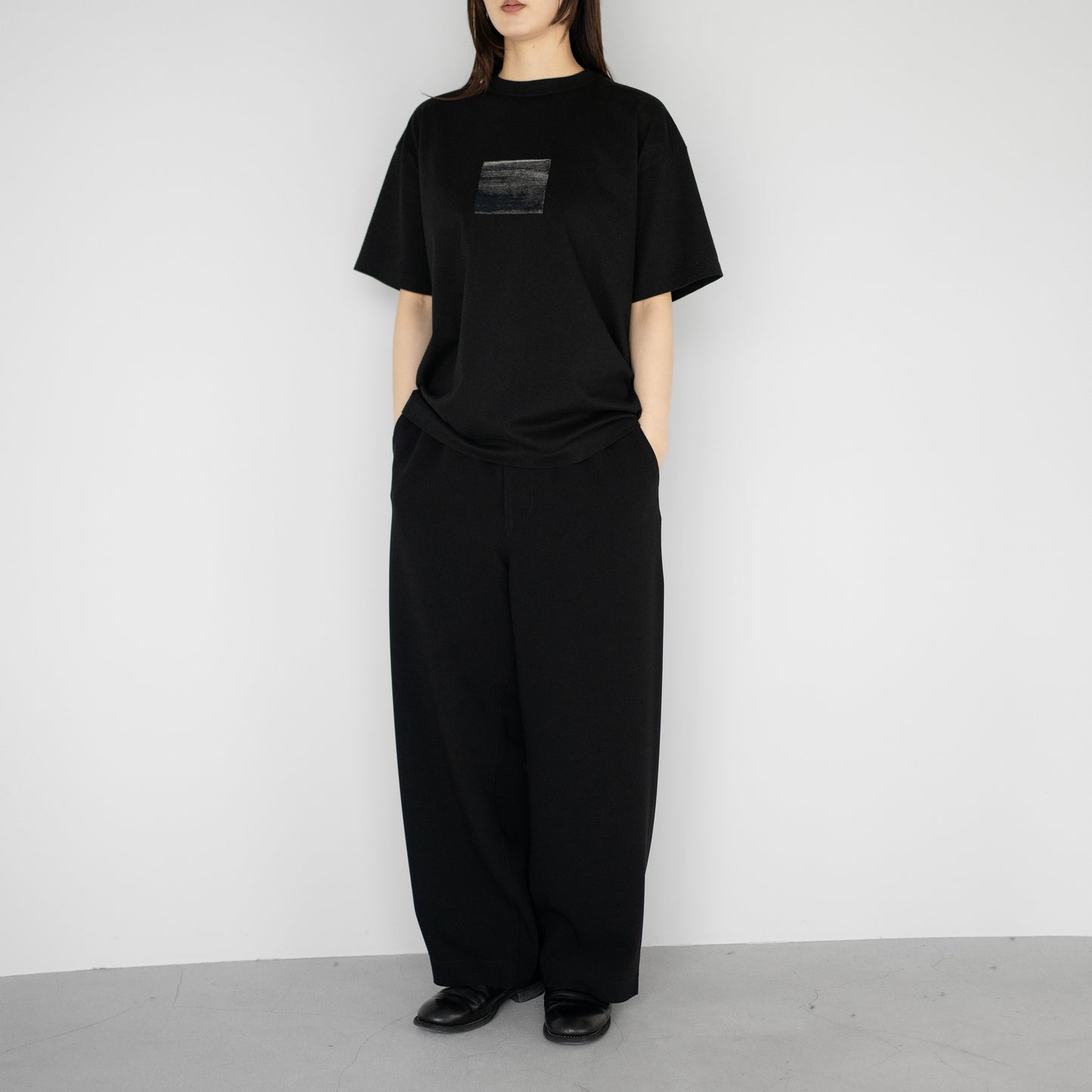 YOKE/ Abstract Embroited T-shirt "BLACK"