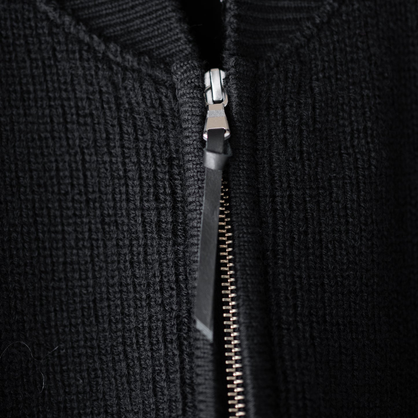 ANTHEM A/ BULKY WOOL KNIT ZIP BLOUSON "BLACK"