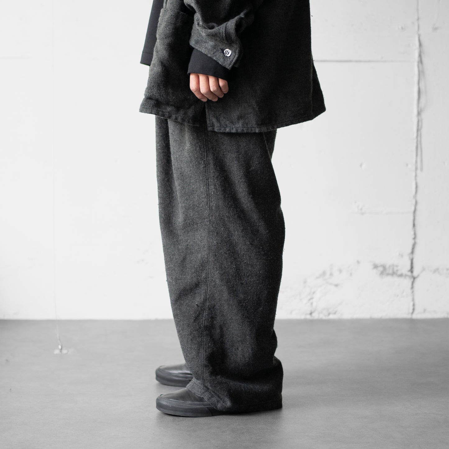 ANCELLM / PILLING TUCK PANTS -ex- "BLACK"