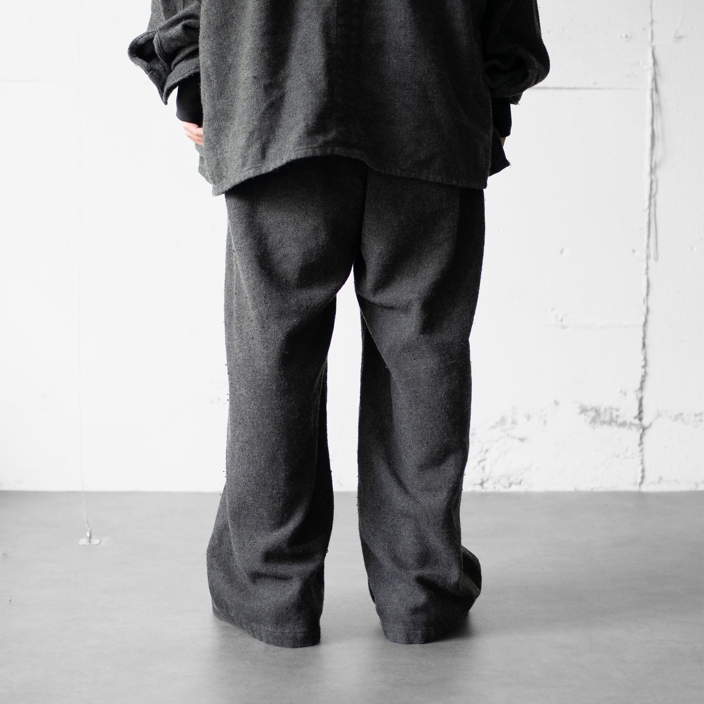 ANCELLM / PILLING TUCK PANTS -ex- "BLACK"