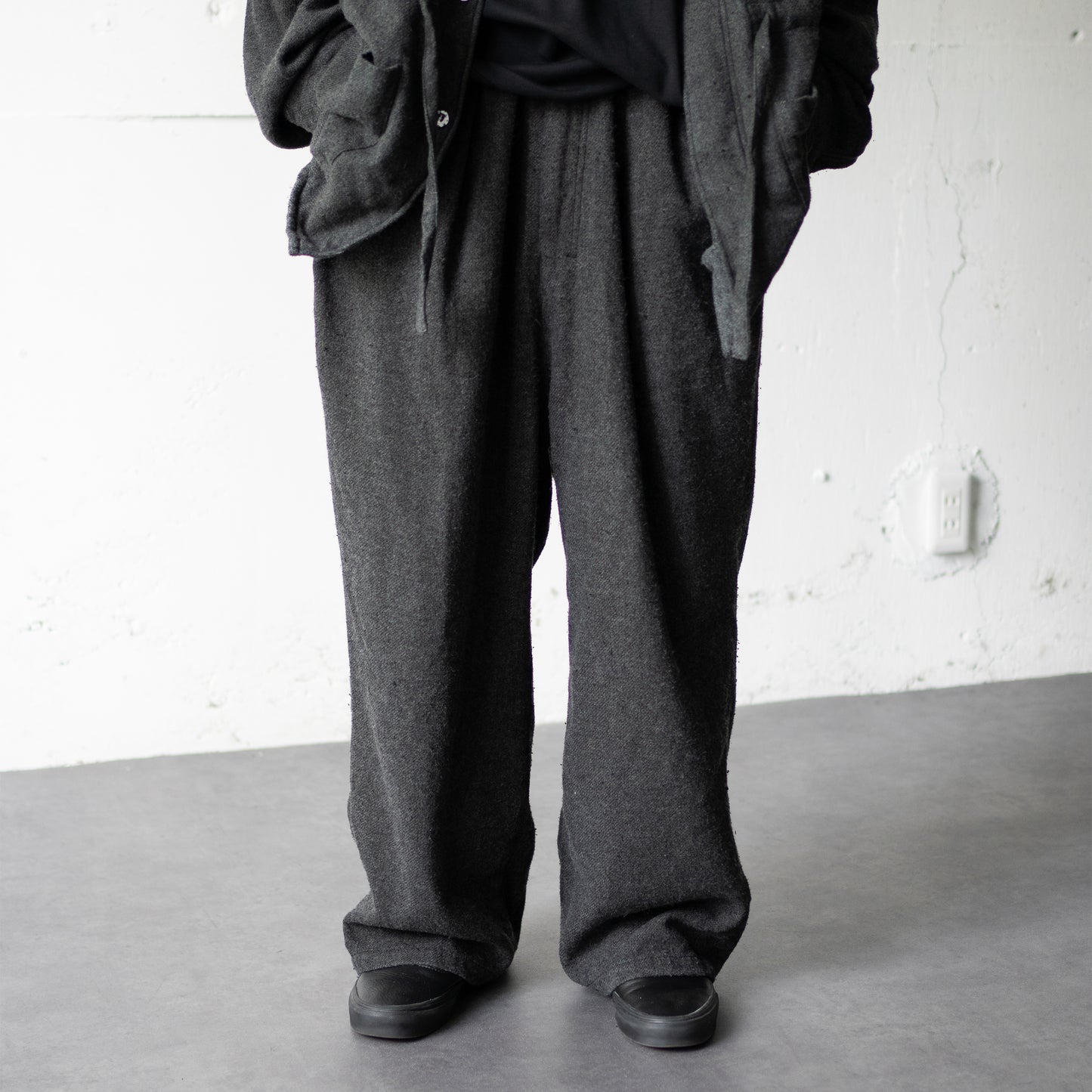 ANCELLM / PILLING TUCK PANTS -ex- "BLACK"