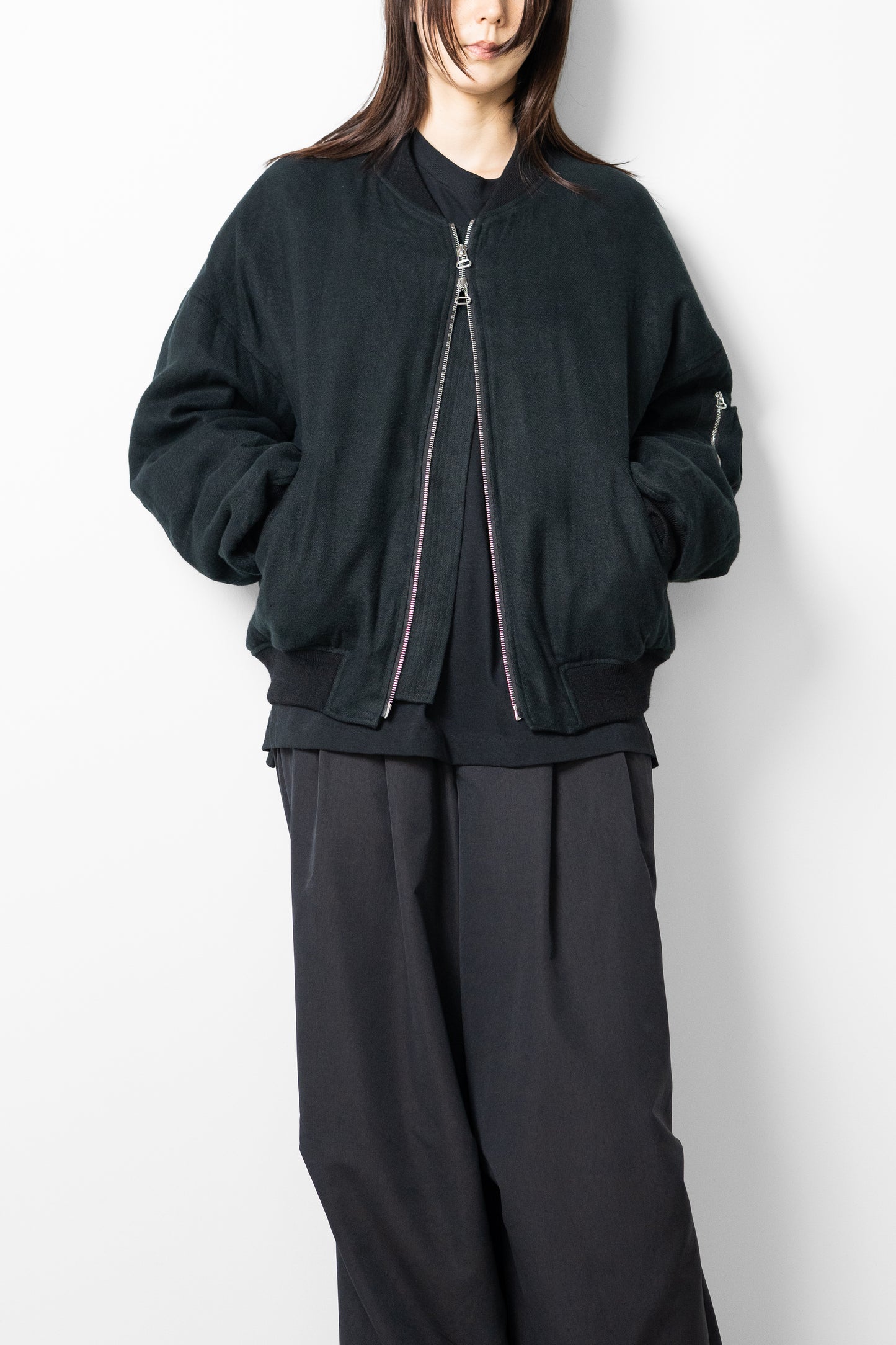 VUJA DÉ / Bale Cocoon Bomber in Linen Viera "BLACK"