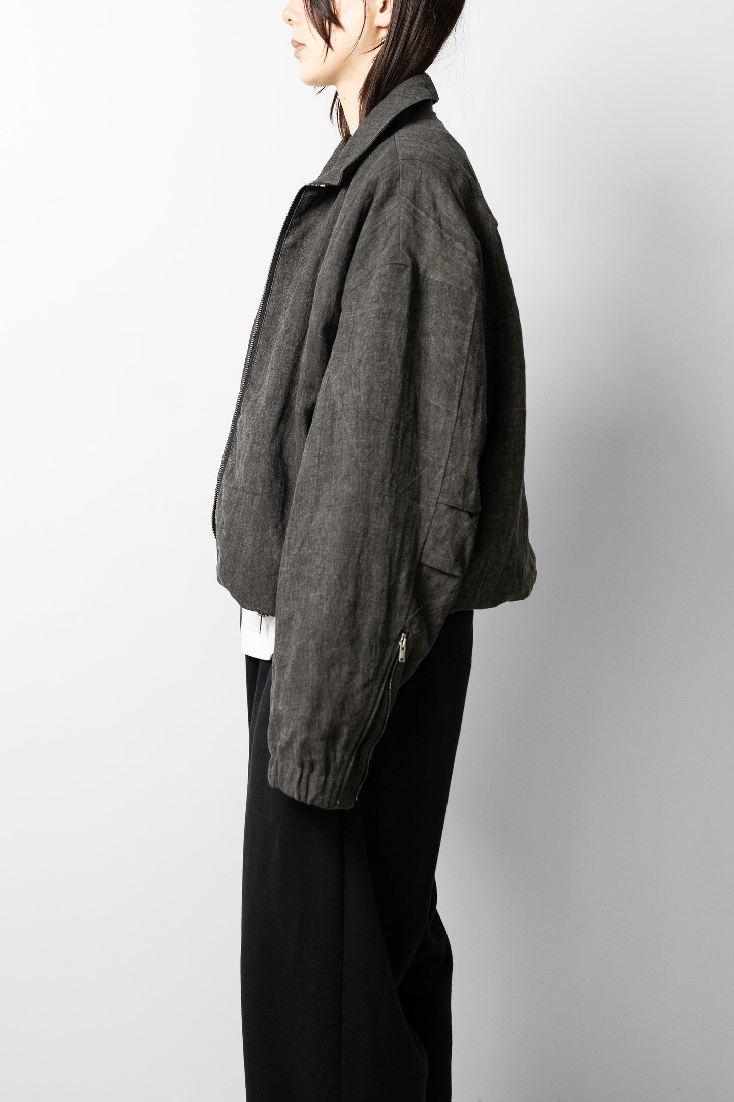 VUJA DÉ / Kira Drape Blouson in Sumi-Dyed Linen "Grey"