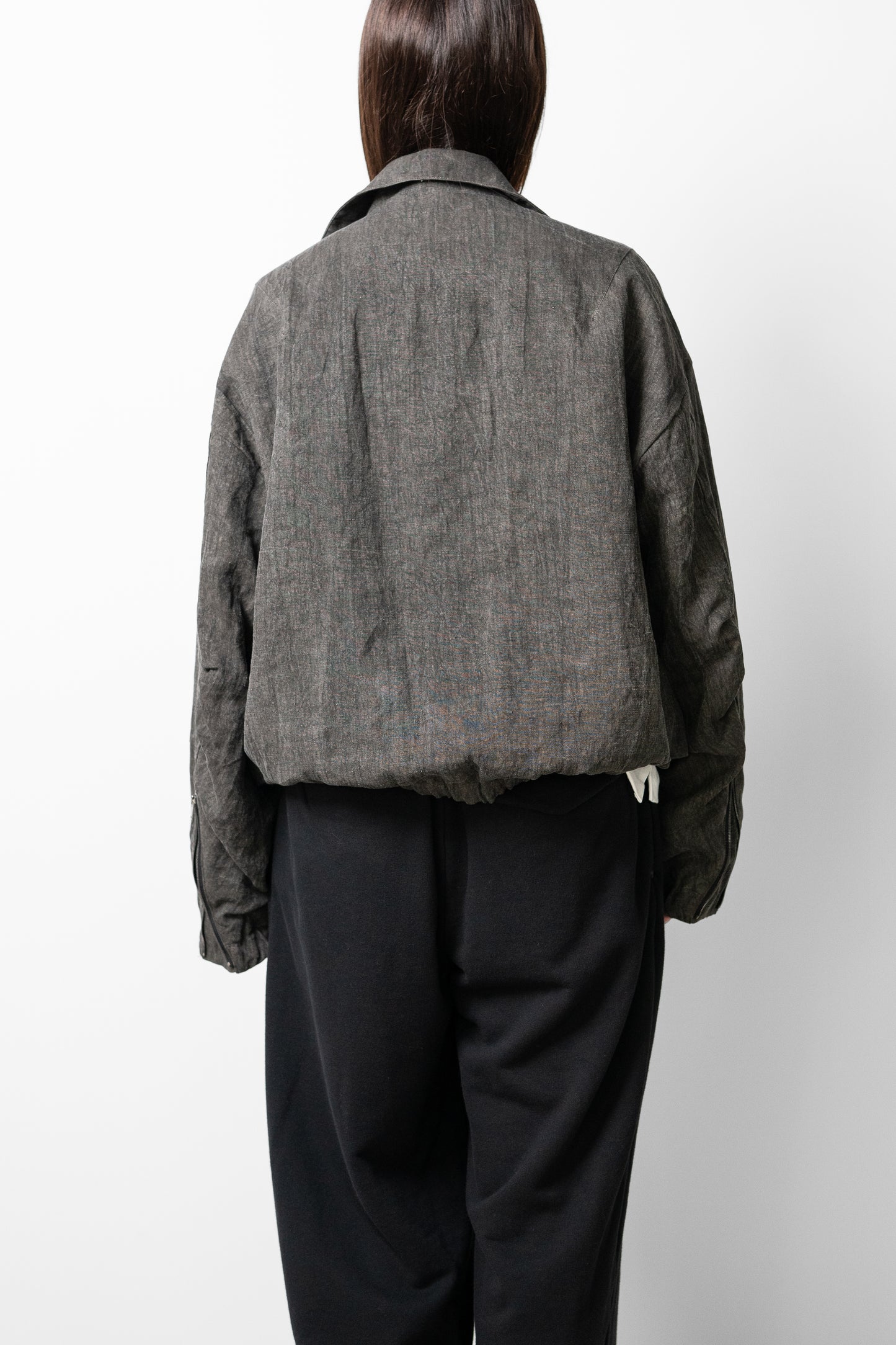 VUJA DÉ / Kira Drape Blouson in Sumi-Dyed Linen "Grey"