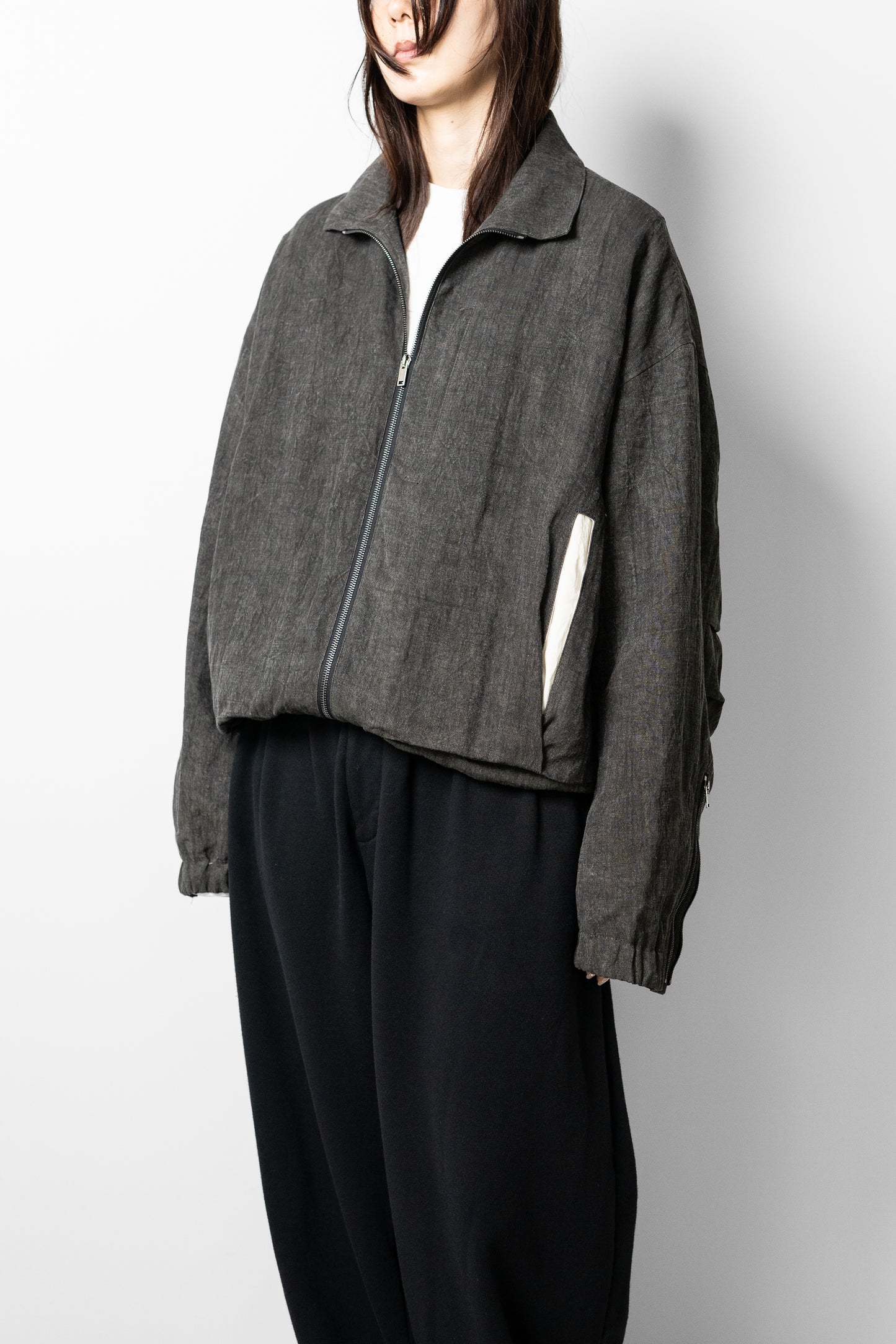 VUJA DÉ / Kira Drape Blouson in Sumi-Dyed Linen "Grey"