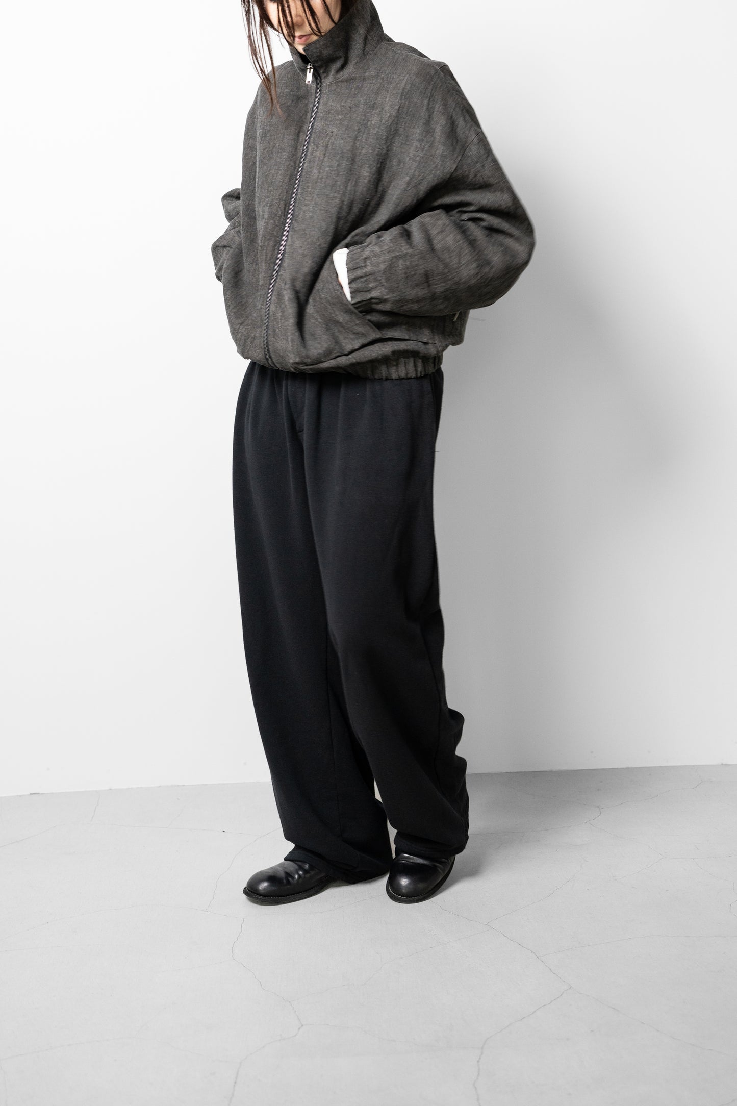 VUJA DÉ / Kira Drape Blouson in Sumi-Dyed Linen "Grey"