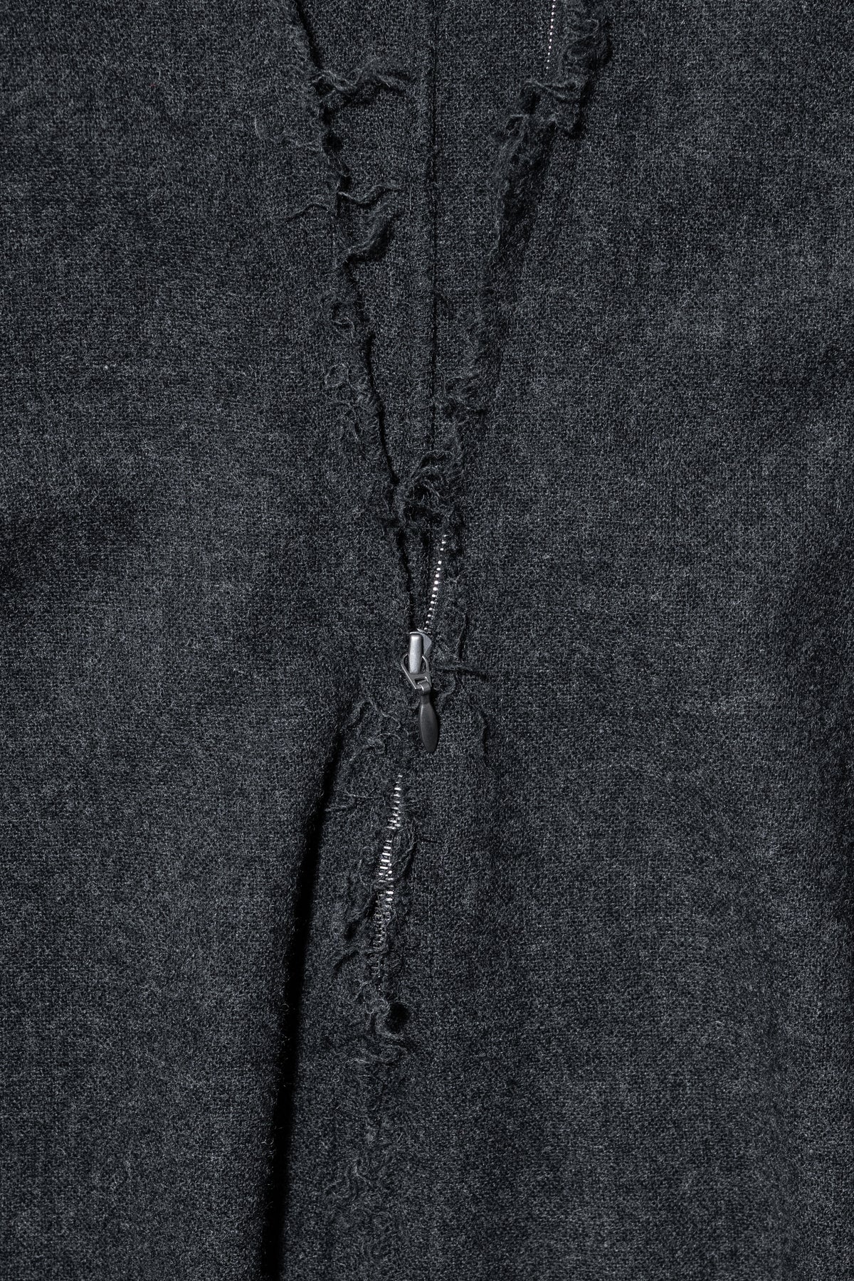 barbell object / v top "charcoal"