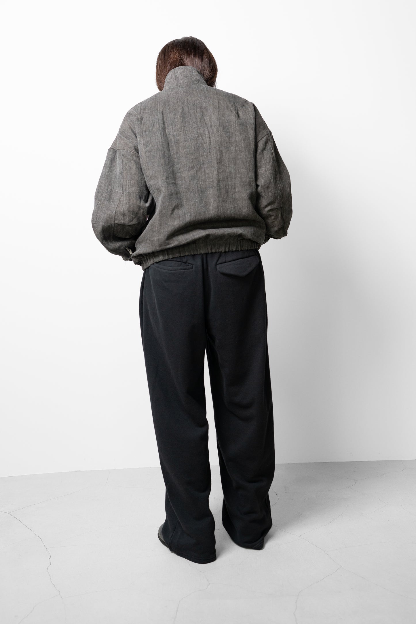 VUJA DÉ / Kira Drape Blouson in Sumi-Dyed Linen "Grey"