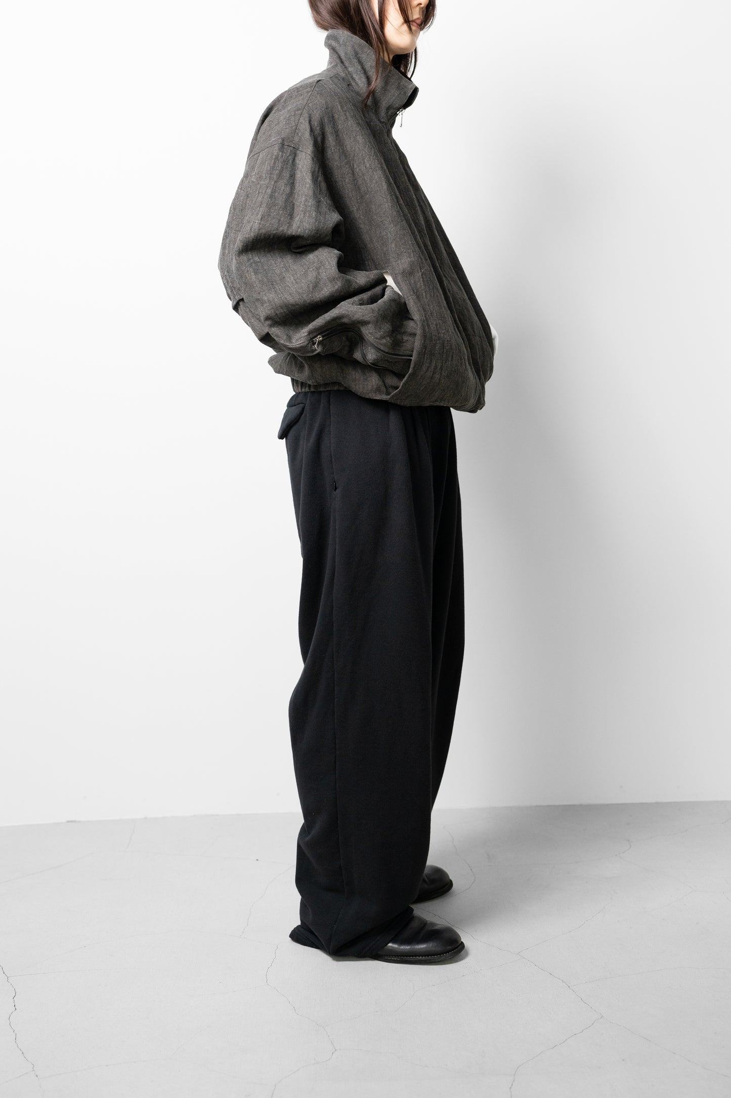 VUJA DÉ / Kira Drape Blouson in Sumi-Dyed Linen "Grey"