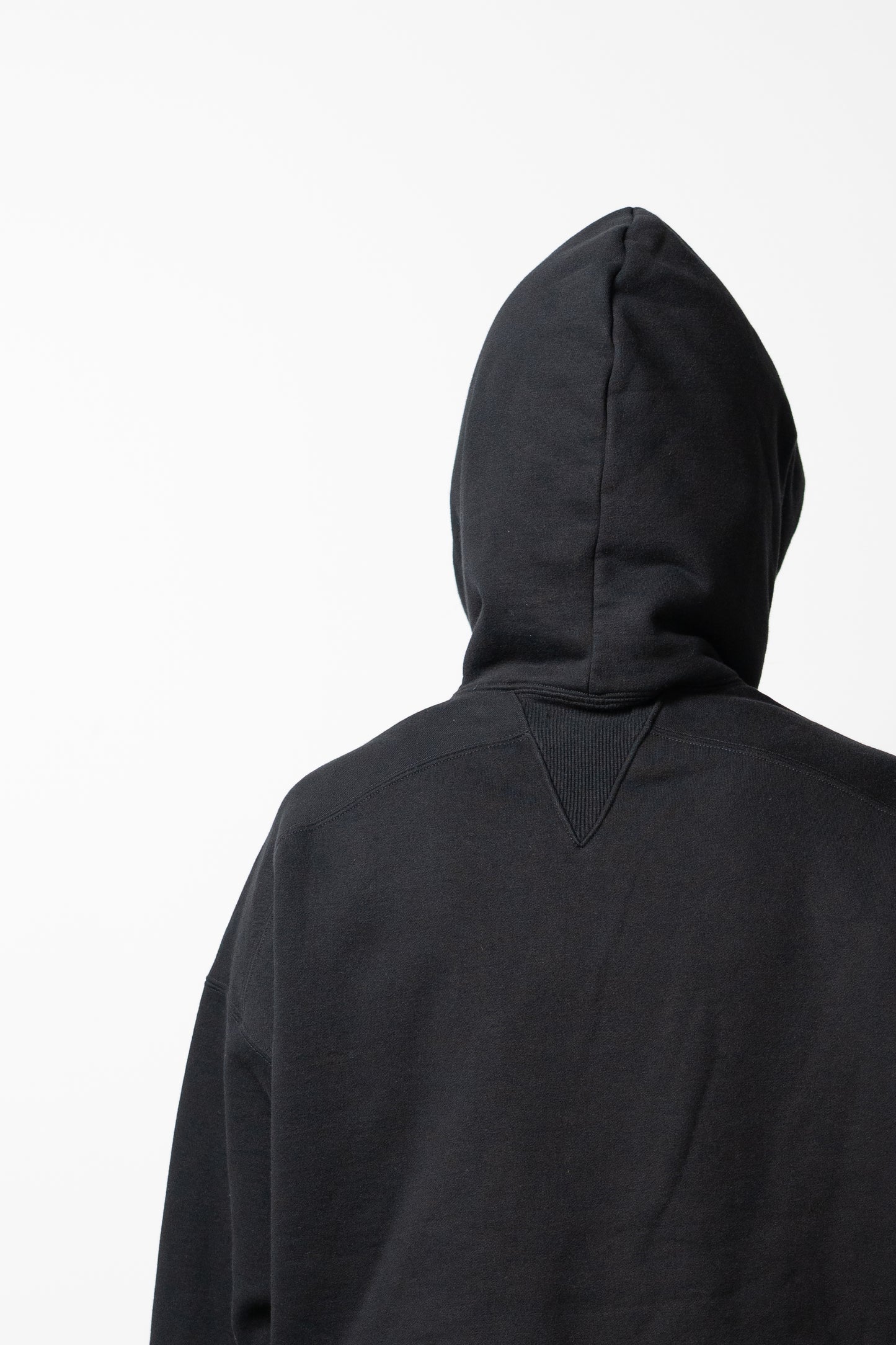 VUJA DÉ / Rhea Pullover Hoodie in Suvin Cotton "BLACK"