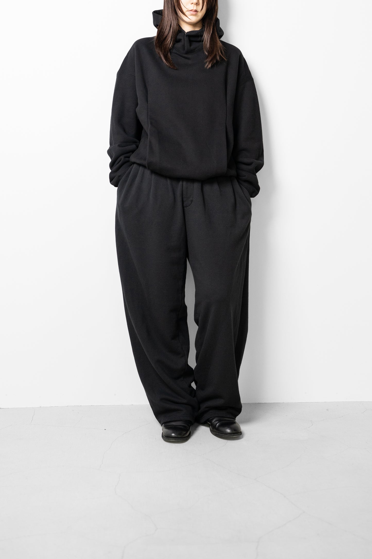 VUJA DÉ / Rhea Pullover Hoodie in Suvin Cotton "BLACK"