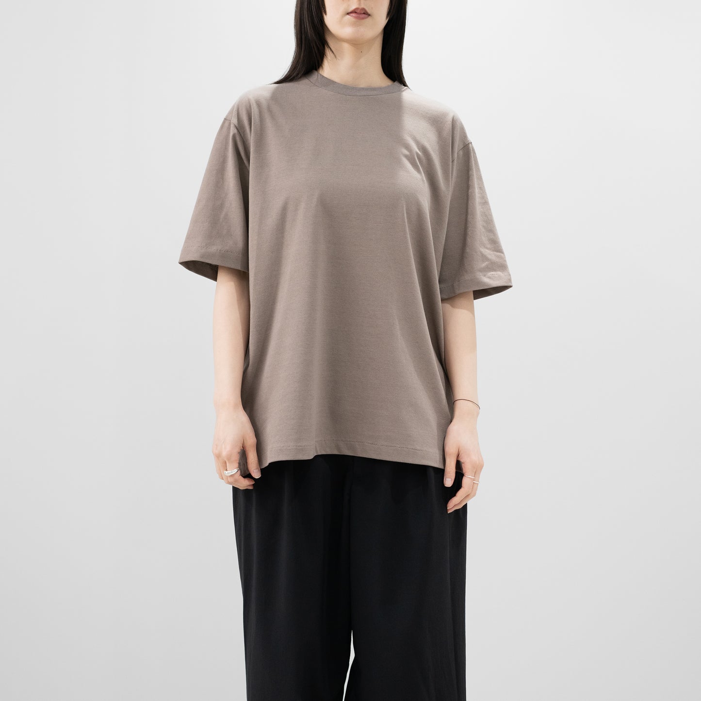 Afiit / T-SHIRT "GREIGE"