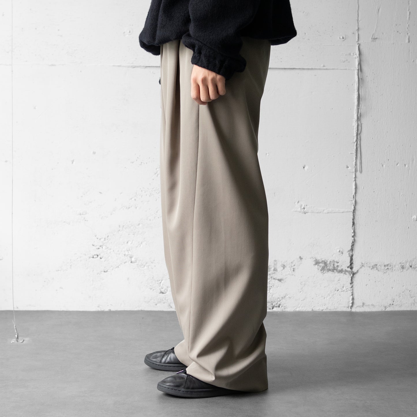 ssstein/ TWIST SEAM WIDE EASY TROUSERS "TAUPE BEIGE"