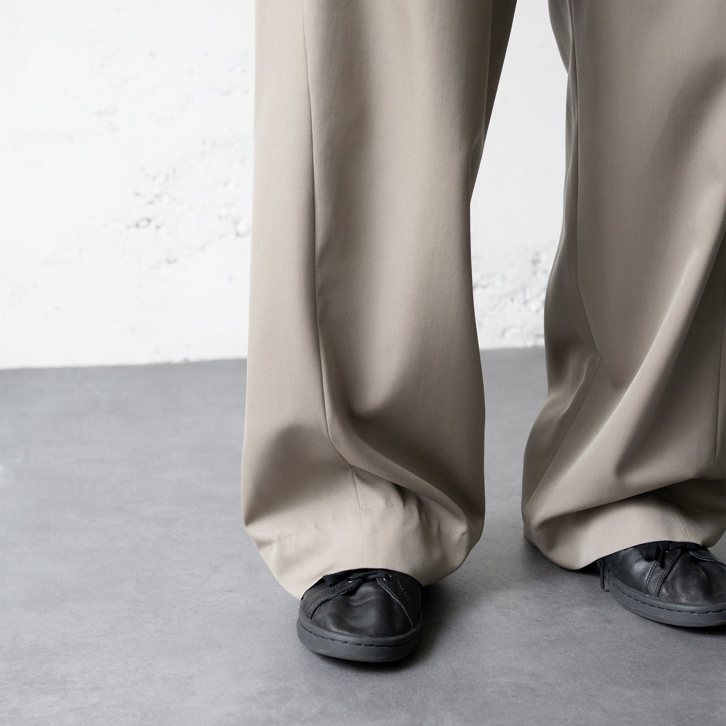 ssstein/ TWIST SEAM WIDE EASY TROUSERS "TAUPE BEIGE"