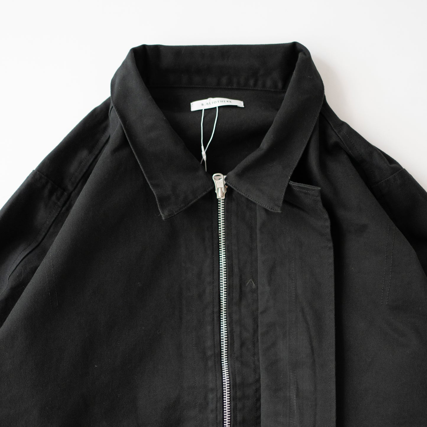 BIBLIOTHERK /  REVERSIBLE JACKET "BLACK"
