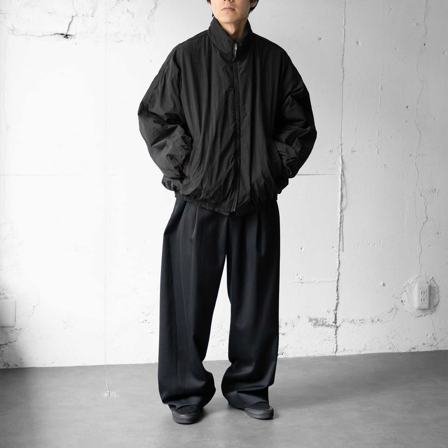 ssstein/ W/SI SATIN TWIST SEAM WIDE EASY TROUSERS "BLACK"