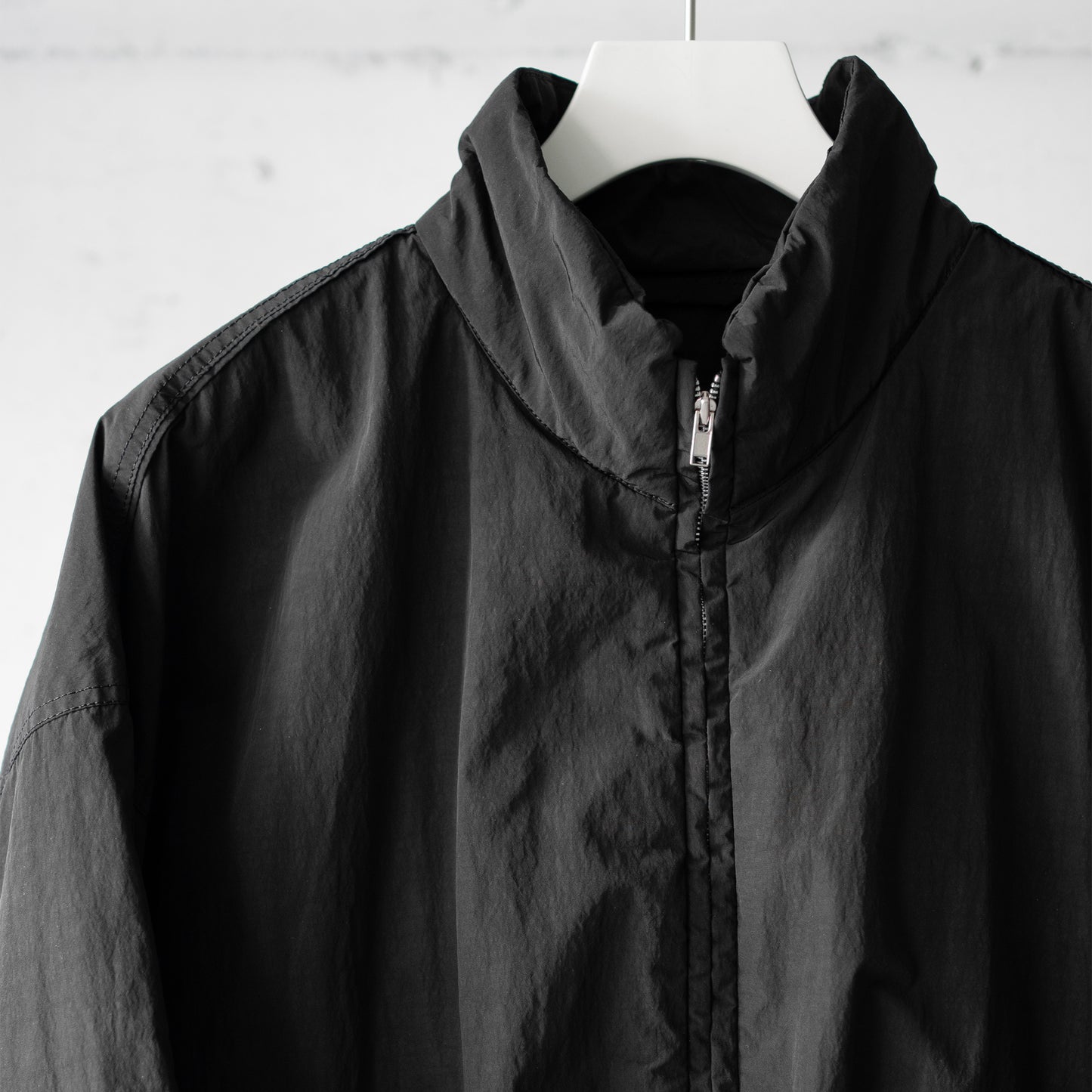 ssstein/ WINDPROOF NYLON PADDED JACKET "BLACK"