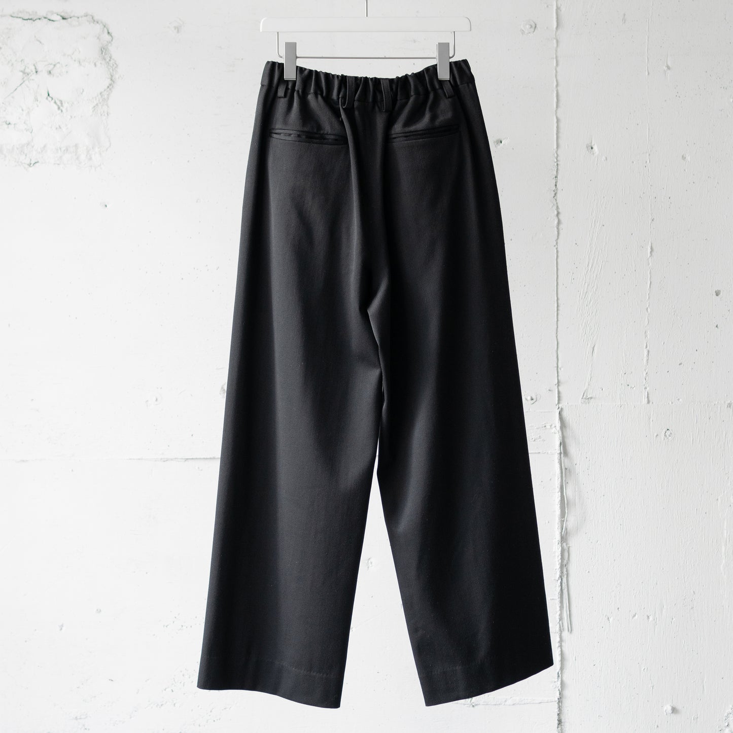 ssstein/ W/SI SATIN TWIST SEAM WIDE EASY TROUSERS "BLACK"