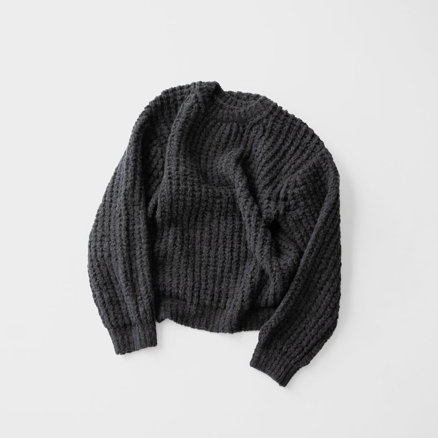 YOKE/ Baby Alpaca Big Waffle Sweater "BLACK"