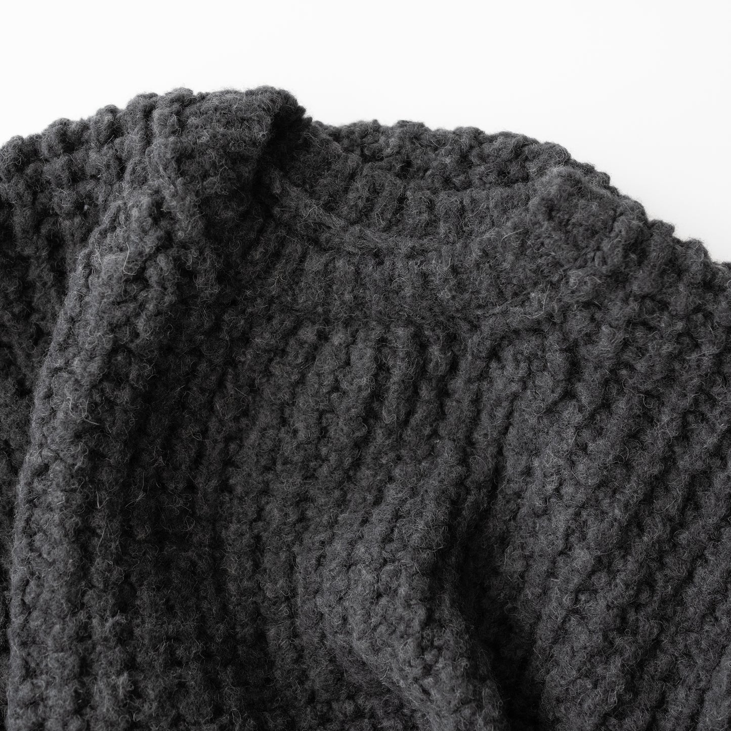 YOKE/ Baby Alpaca Big Waffle Sweater "BLACK"