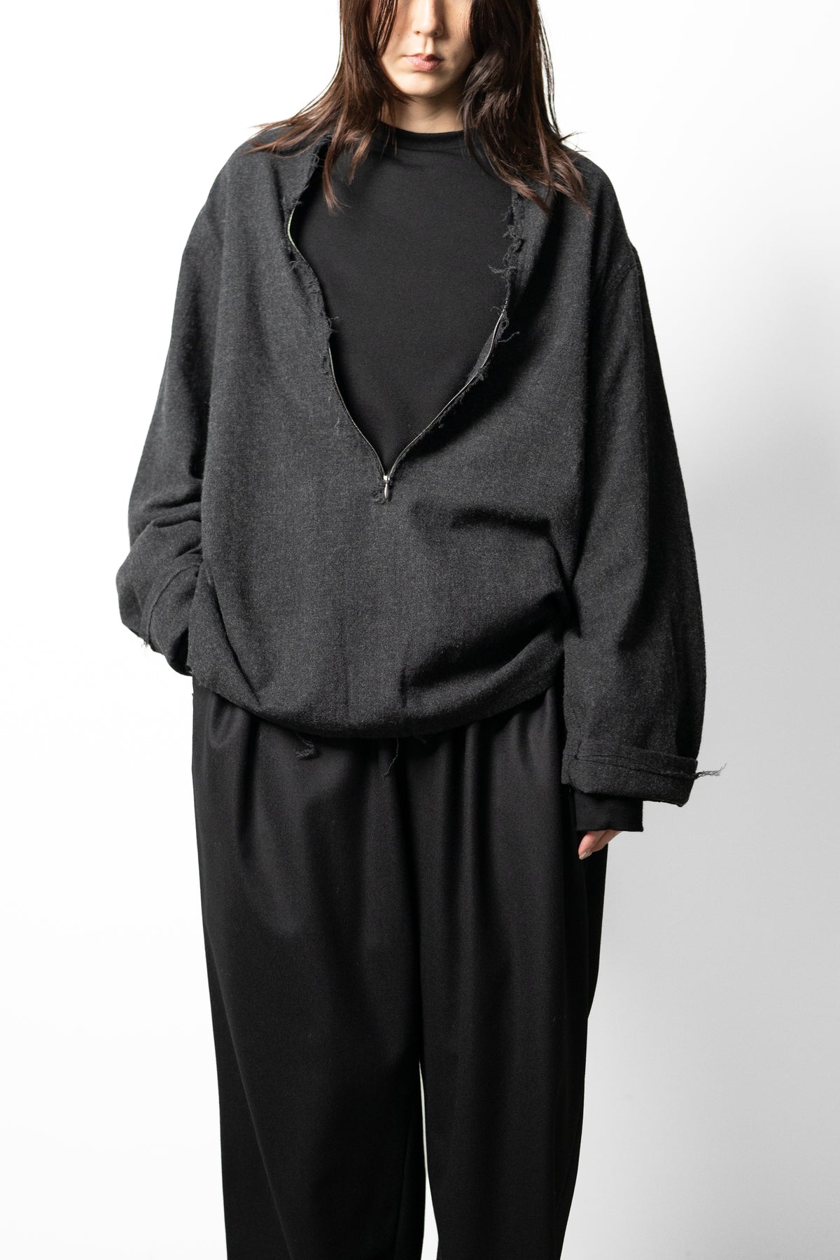 barbell object / v top "charcoal"