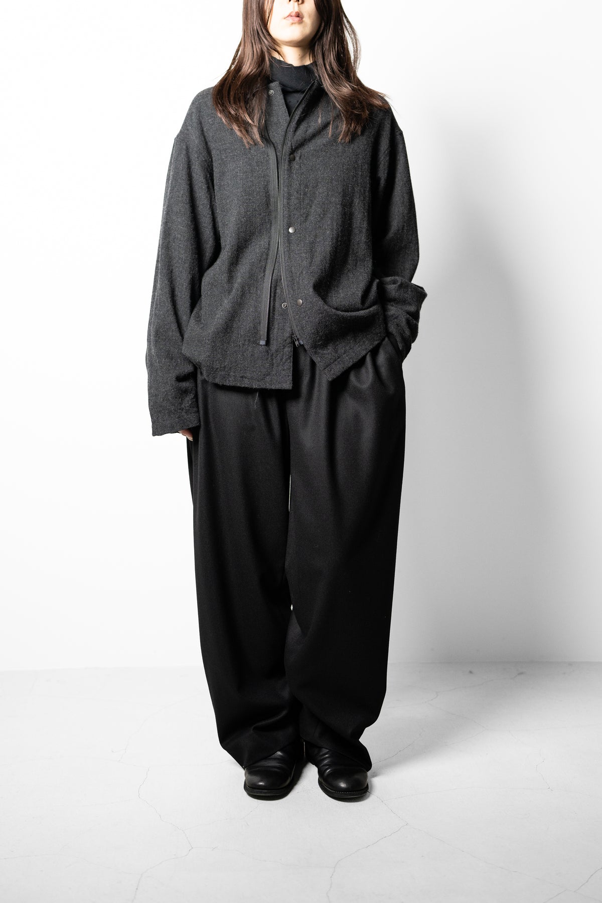 barbell object / zipper bl "charcoal"