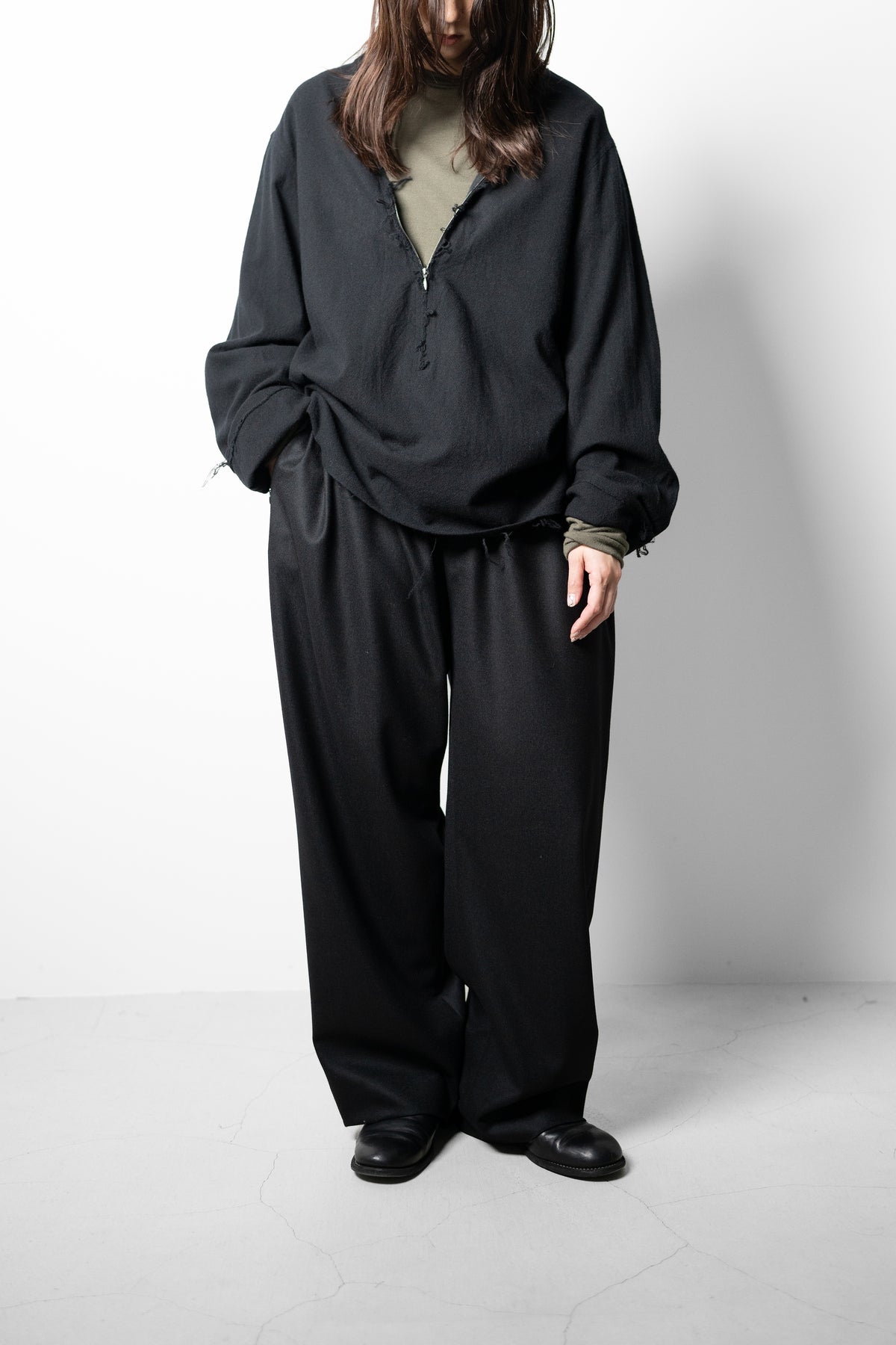 barbell object / v top "black"