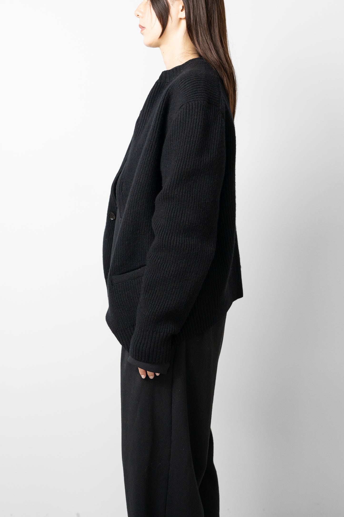 YOKE/ Sculptural Wired Crew Neck Cardigan "BLACK"