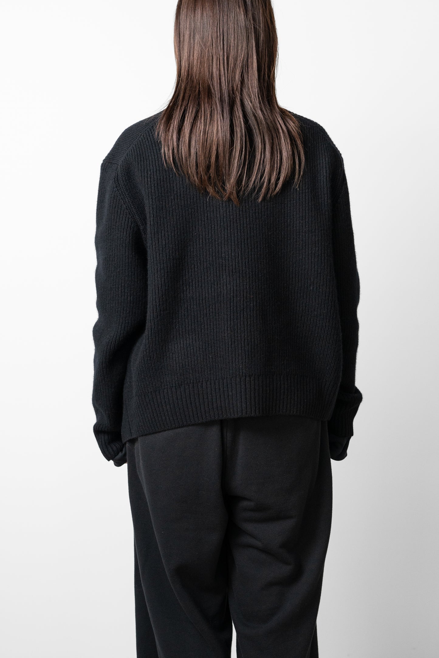YOKE/ Sculptural Wired Crew Neck Cardigan "BLACK"