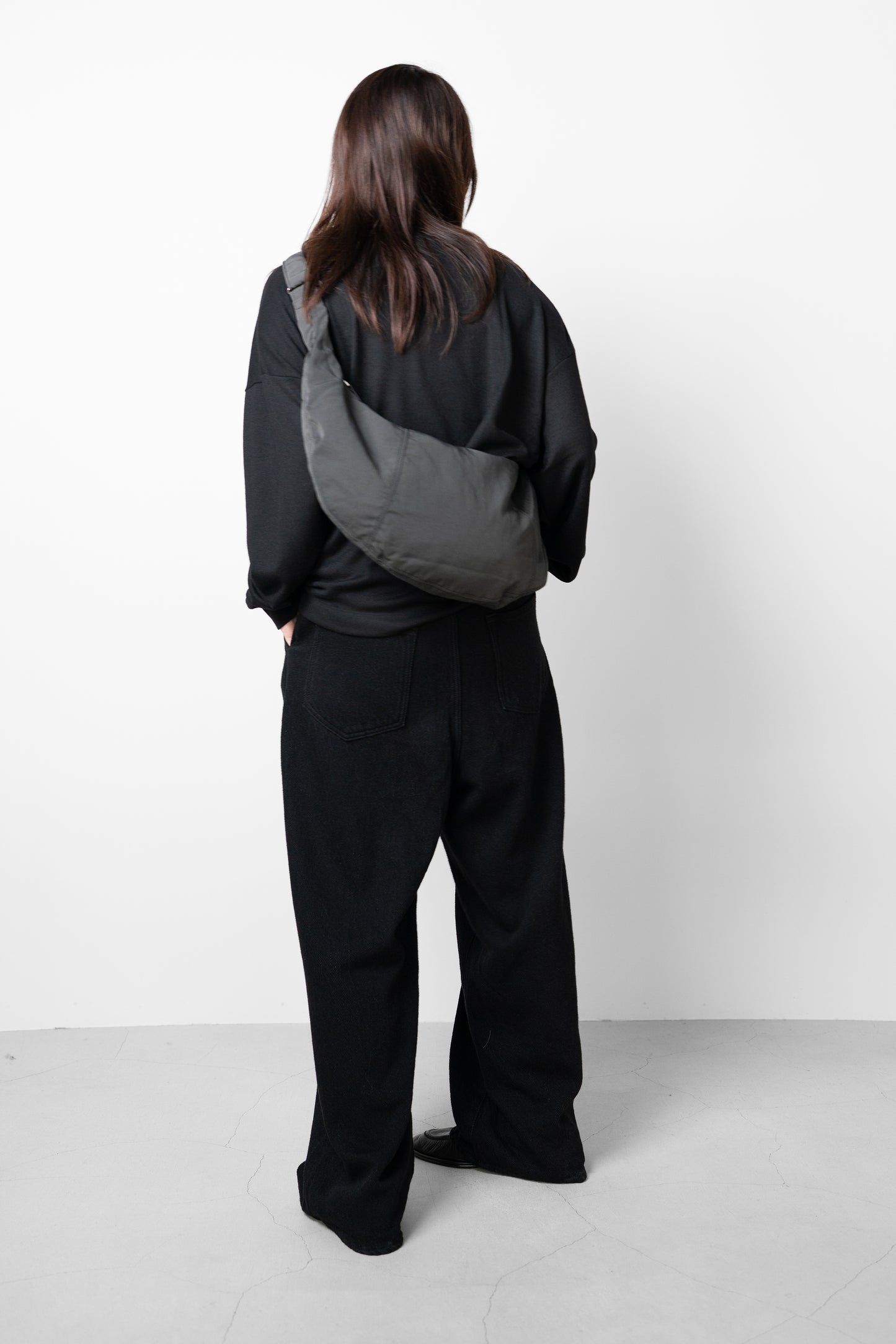 YOKE/ Nylon Circle Shoulder Bag "BLACK"