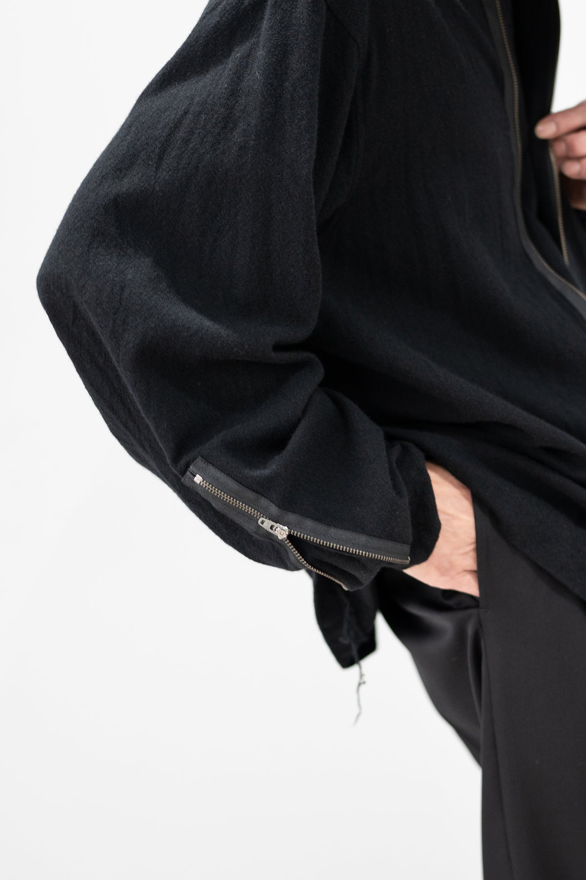 barbell object / zipper bl "black"