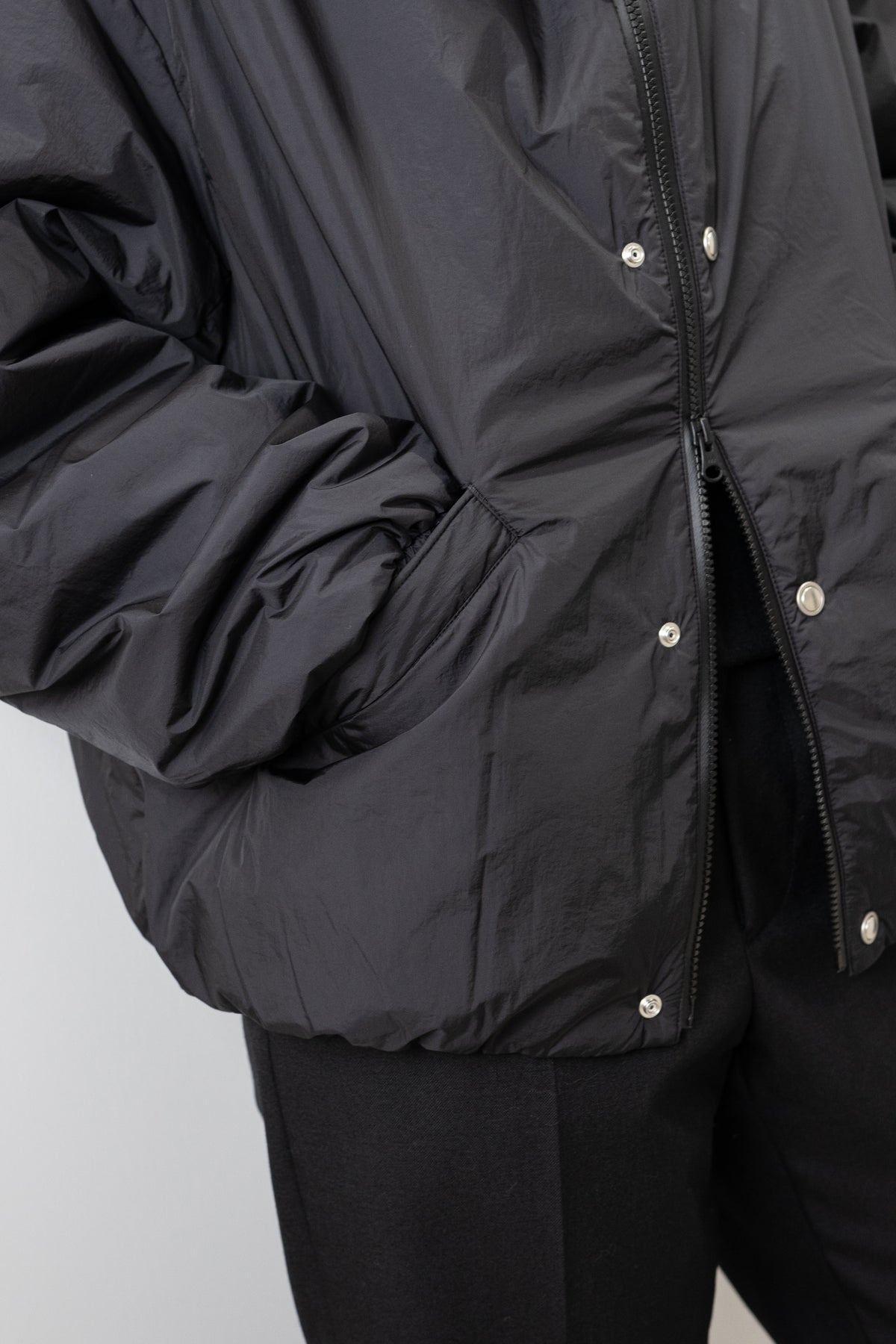 paratrait/ POROUS SKIN BLOUSON "BLACK"