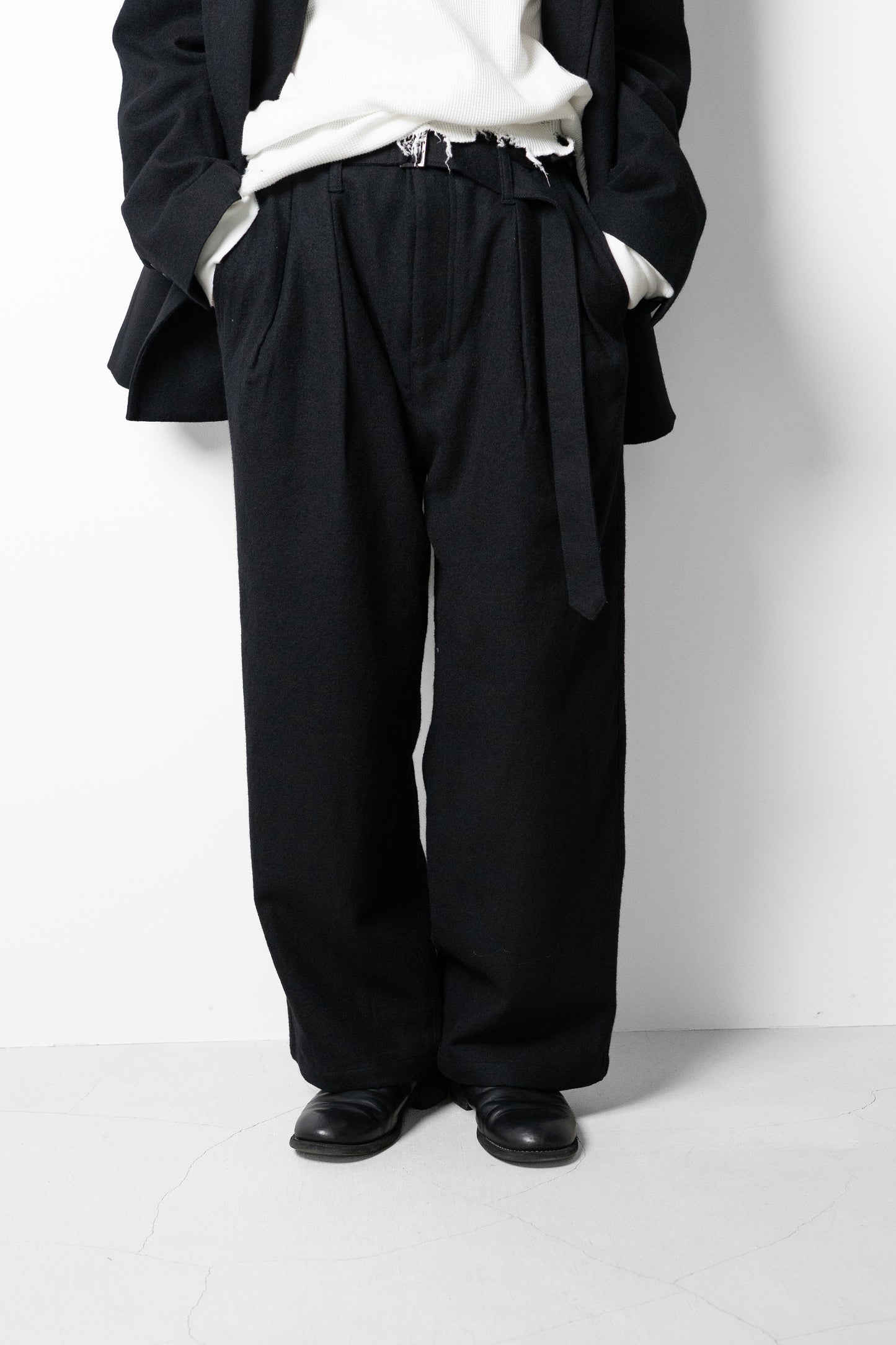 ANCELLM / WOOL BELTED WIDE SLACKS "BLACK"