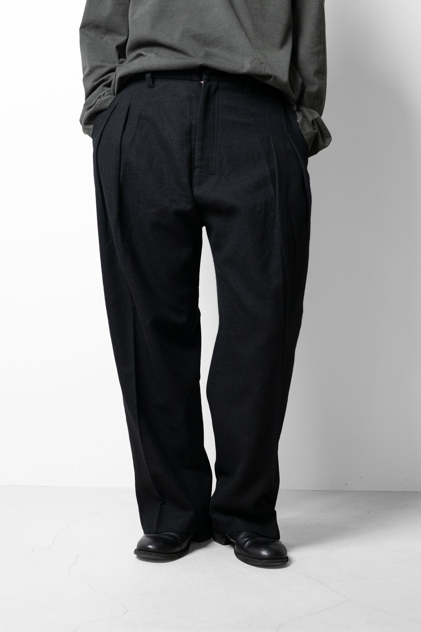 ANCELLM / WOOL SLACKS "BLACK"