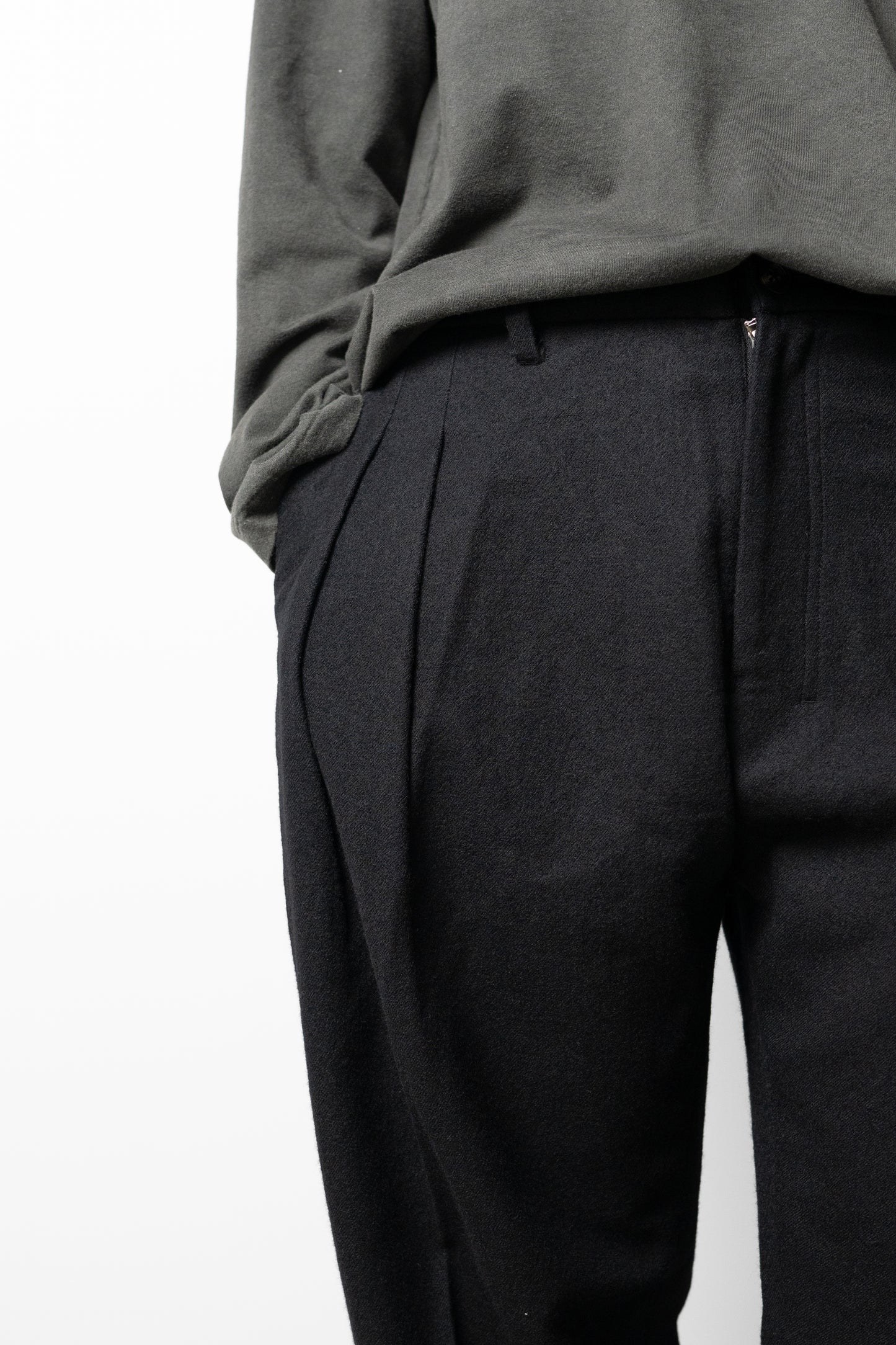 ANCELLM / WOOL SLACKS "BLACK"