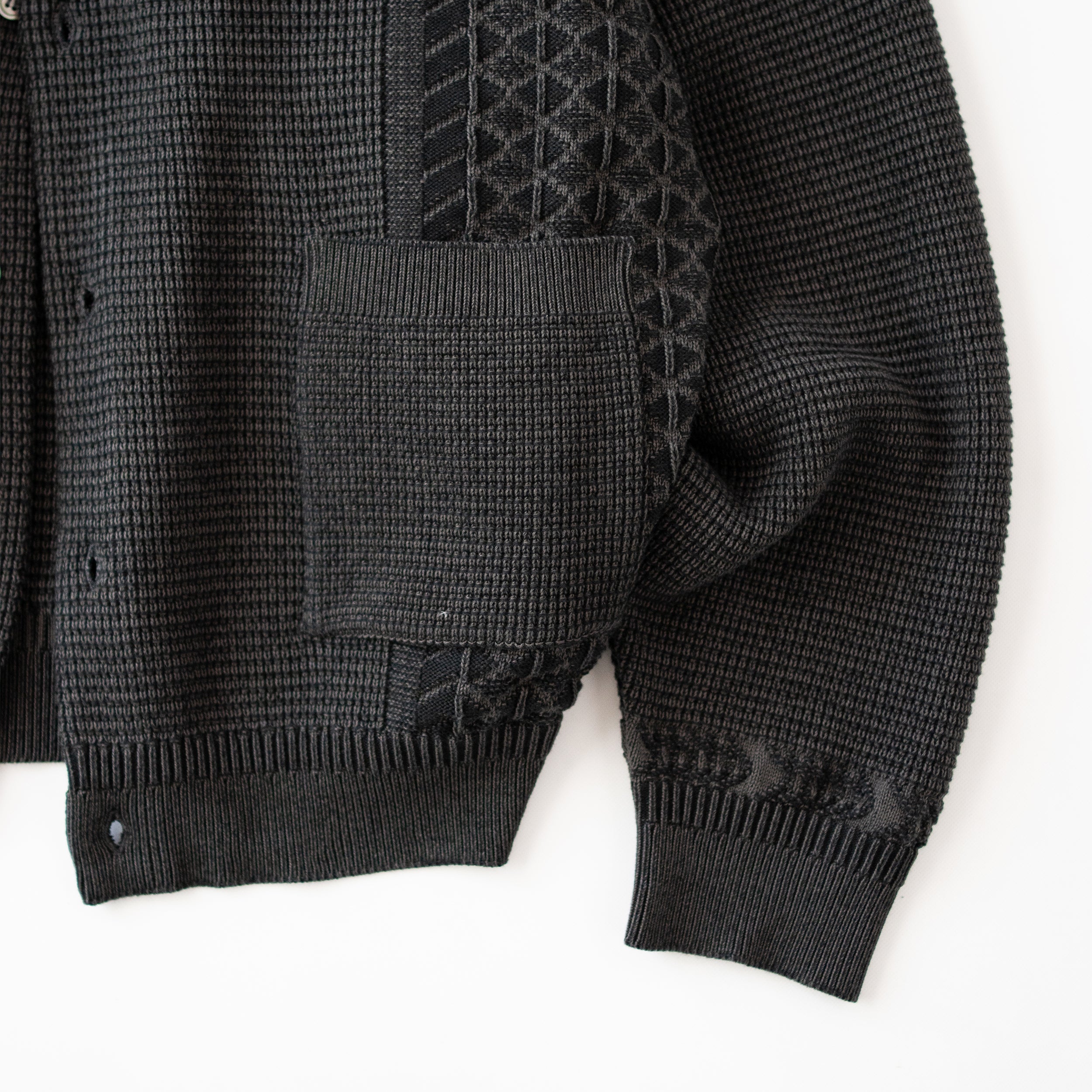 YASHIKI ヤシキ カーディガン ニット ブラック 2 評判通りの美しいニット『YASHIKI』のカーディガン。サイズと