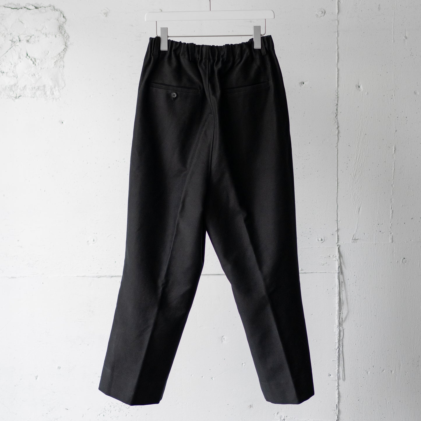 nonnotte/ Draping Elastic Intuck Wide Trousers "Deep Black"