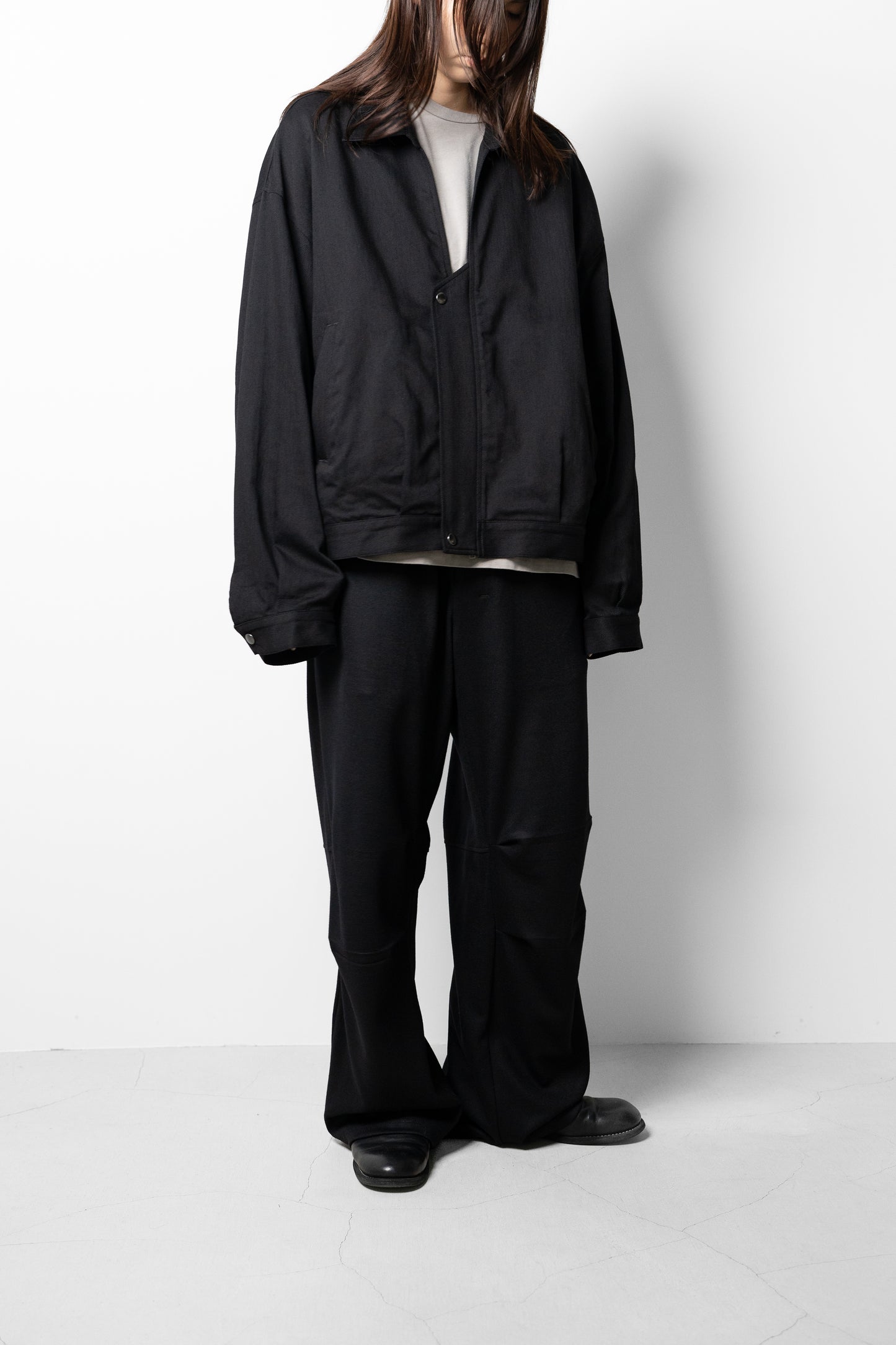 ANCELLM / WOOL CUT KNEE TUCK SLACKS "BLACK"