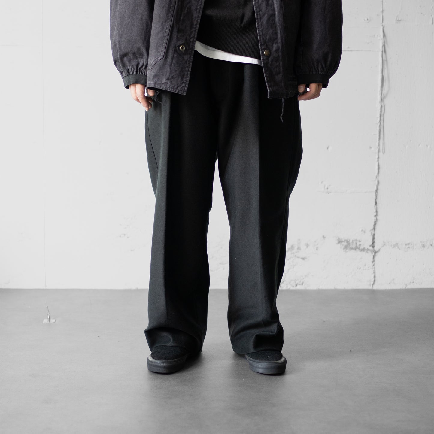 nonnotte/ Draping Elastic Intuck Wide Trousers "Deep Black"