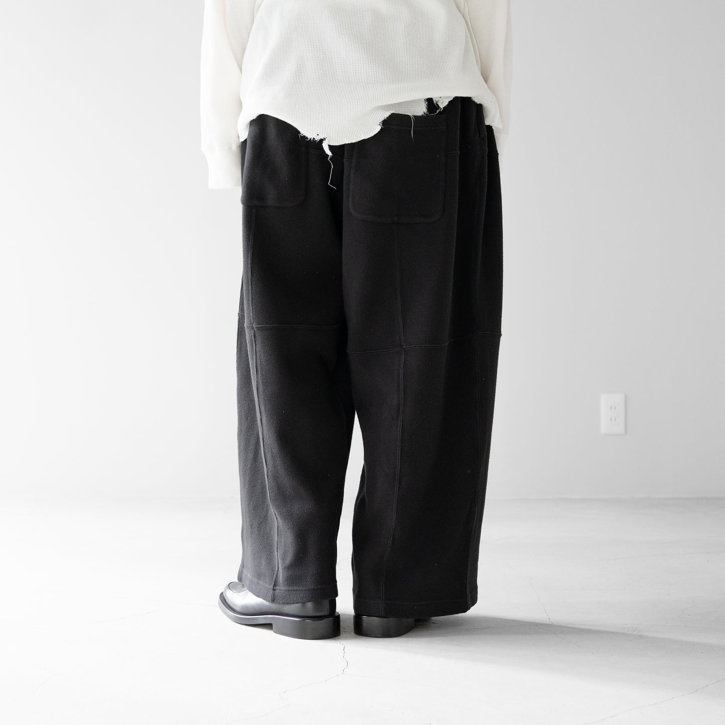 ANCELLM / SMOOTH PANEL WIDE SLACKS "BLACK"